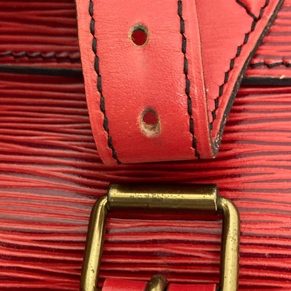 Louis Vuitton Epi Red Color Epi Leather Shoulder Bag (Pre-Owned)