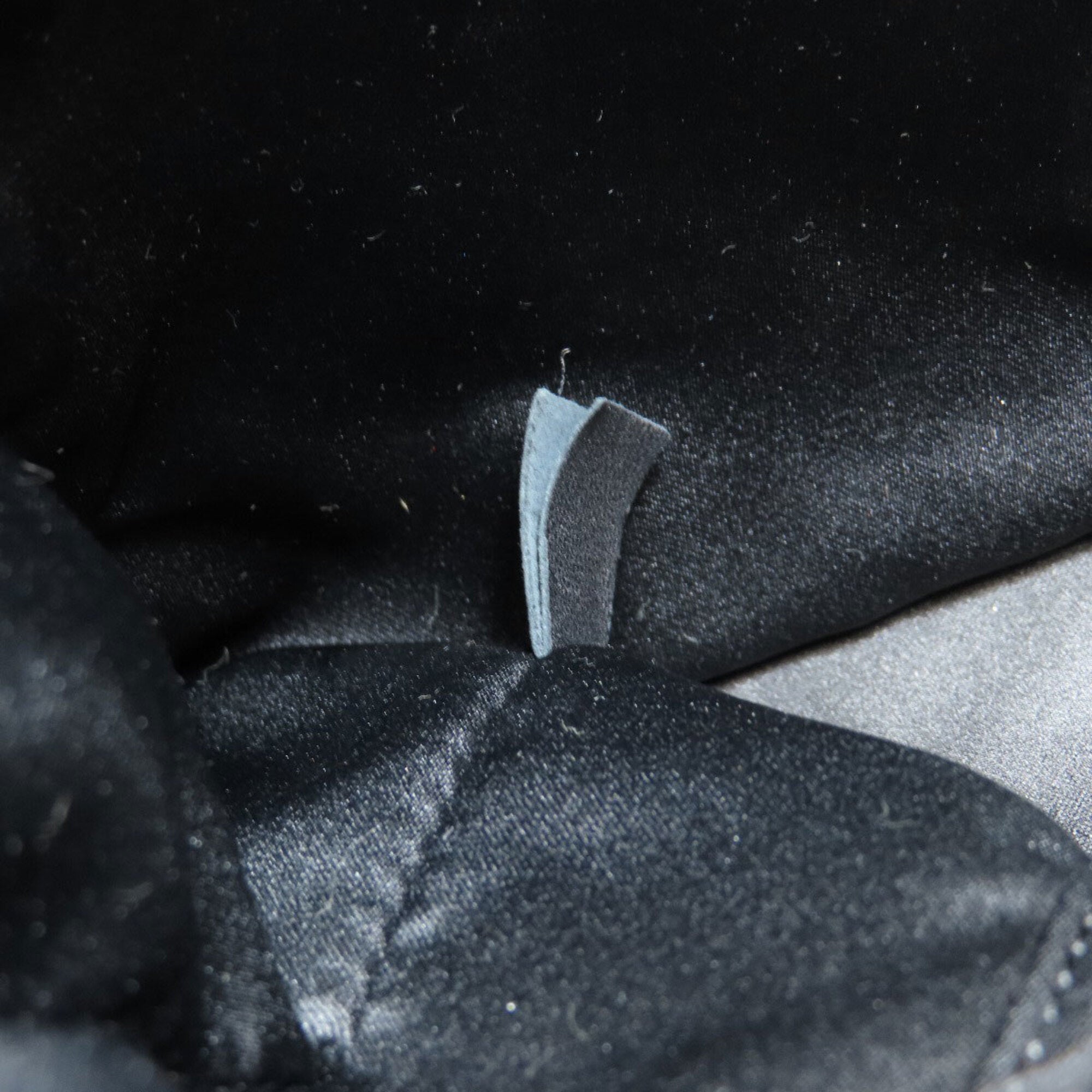 Chanel Black Leather Tote Bag (Pre-Owned)