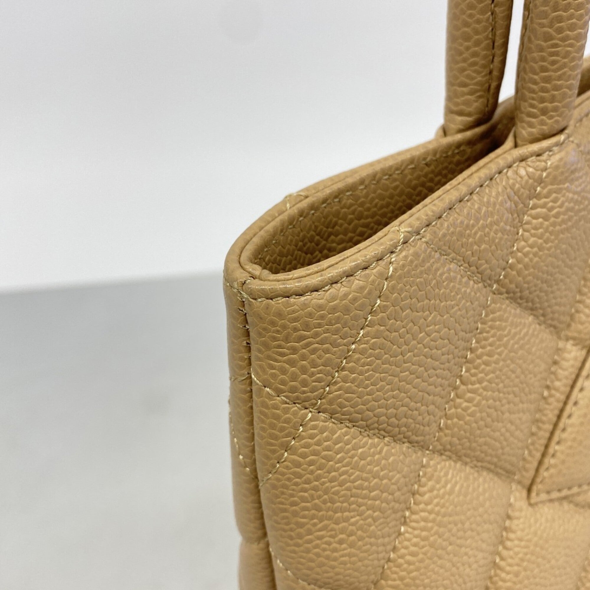 Chanel Beige Grained Calfskin Tote Bag (Pre-Owned)
