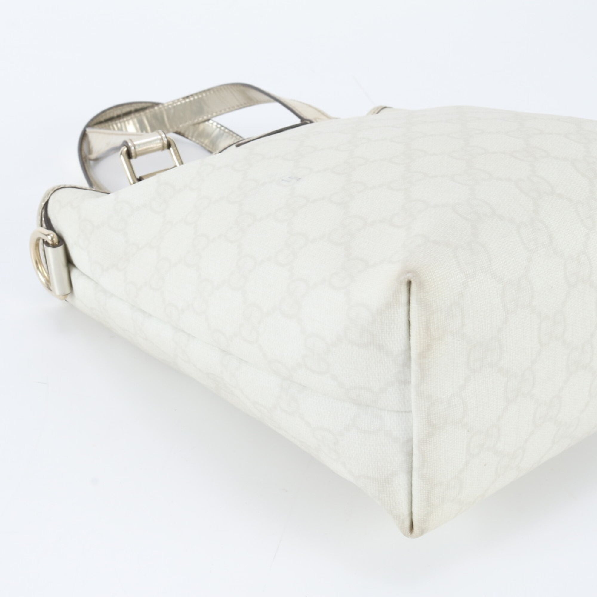 Gucci Beige Cream Silver Gg Supreme Leather Handbag (Pre-Owned)