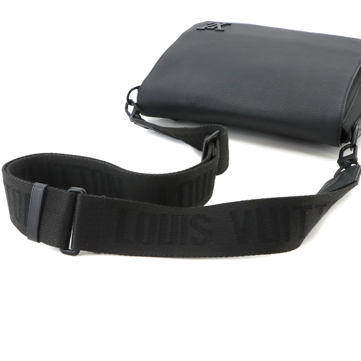Louis Vuitton Black Leather Handbag Messenger Bag Shoulder Bag (Pre-Owned)