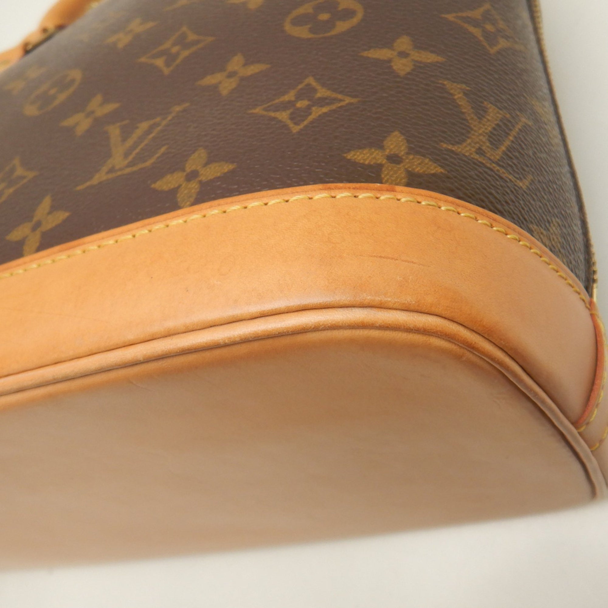 Louis Vuitton Brown Monogram Canvas Handbag (Pre-Owned)