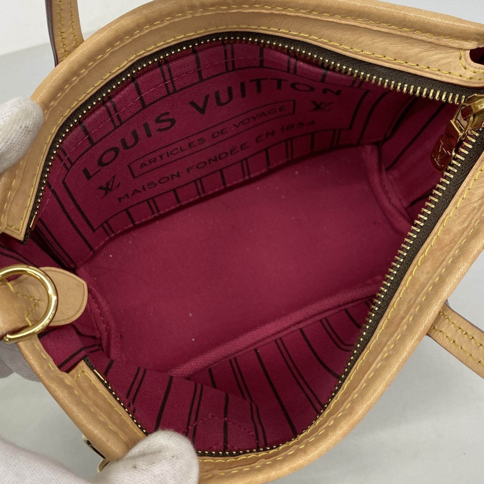 Louis Vuitton Brown Handbag (Pre-Owned)