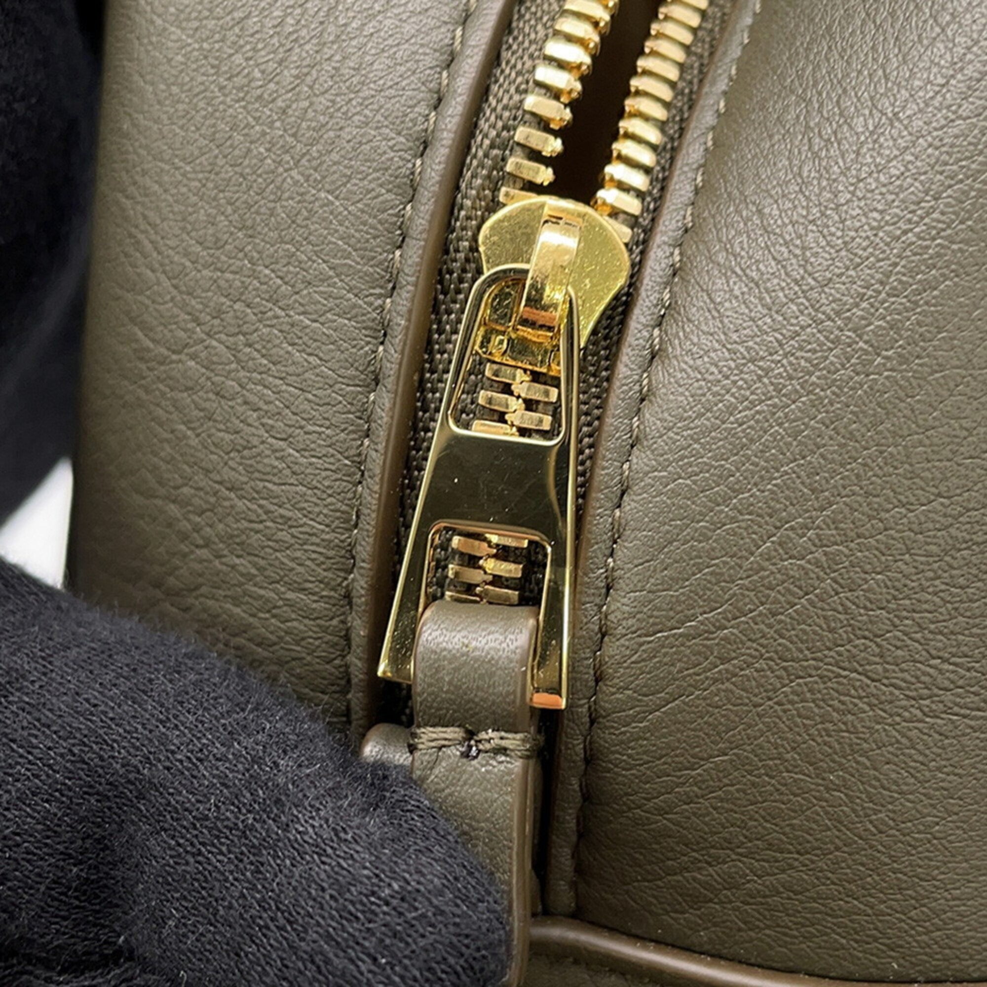 Loewe Khaki Leather Handbag (Pre-Owned)