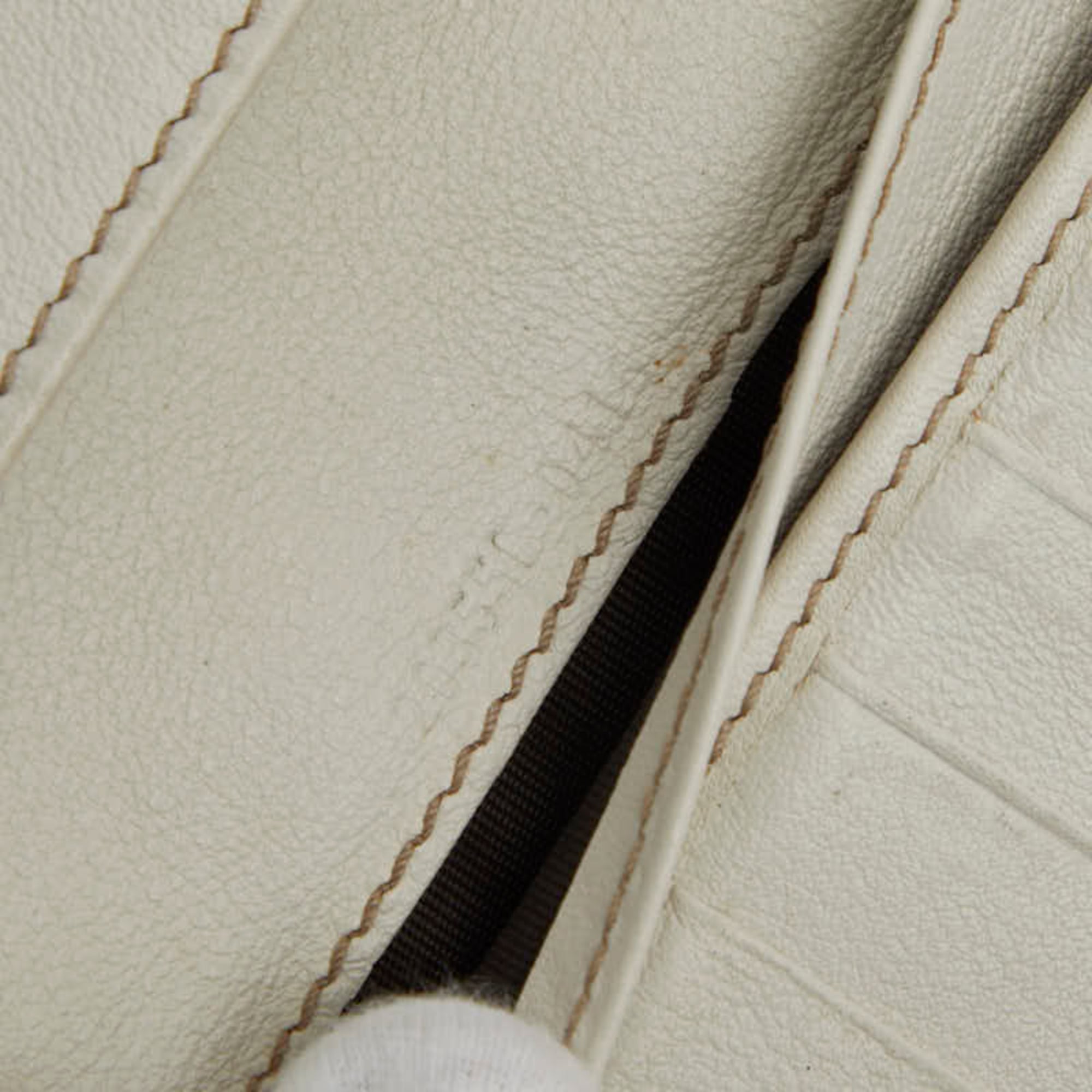 Gucci Beige White Canvas Leather Long Wallet (Bi-Fold) (Pre-Owned)