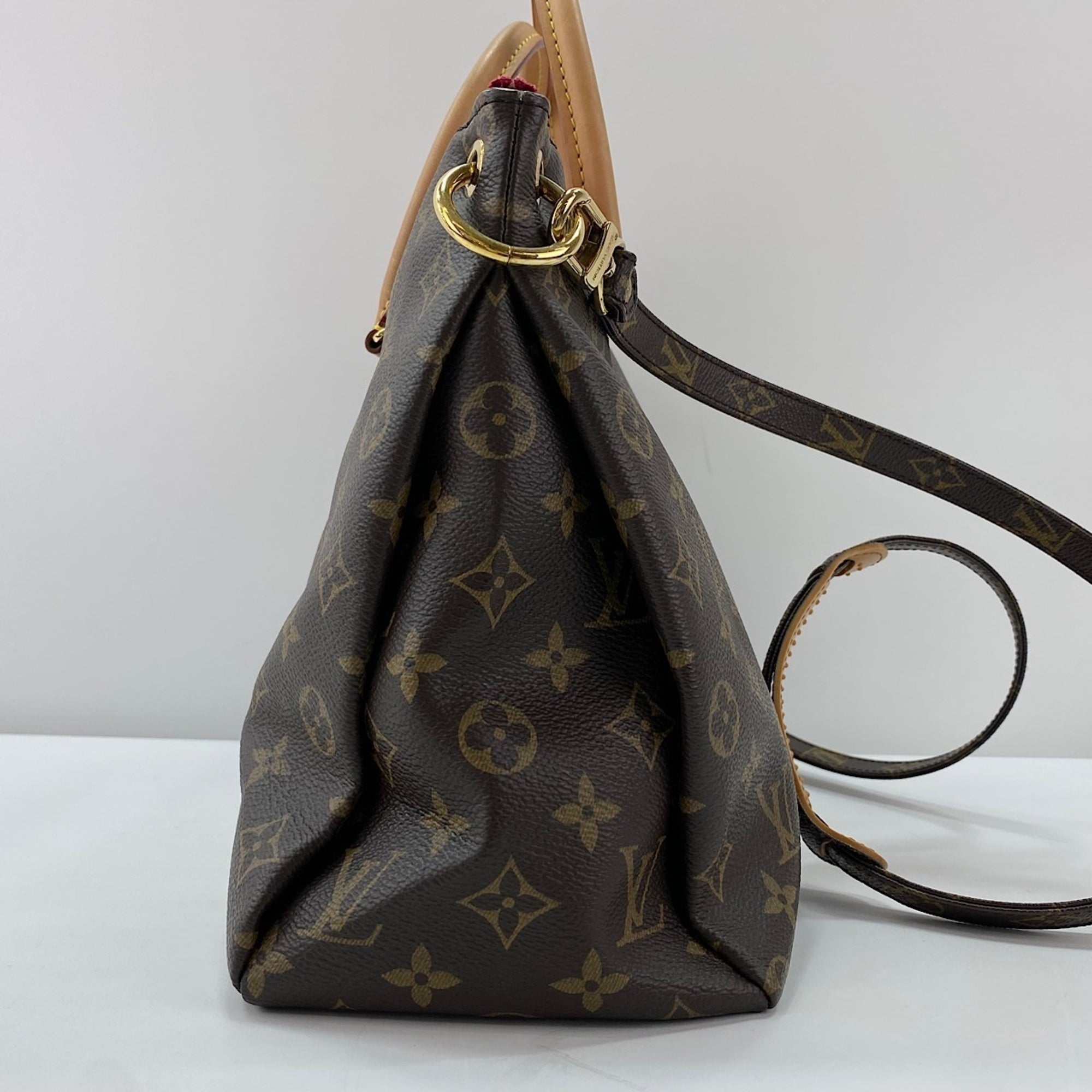 Louis Vuitton Brown Handbag (Pre-Owned)