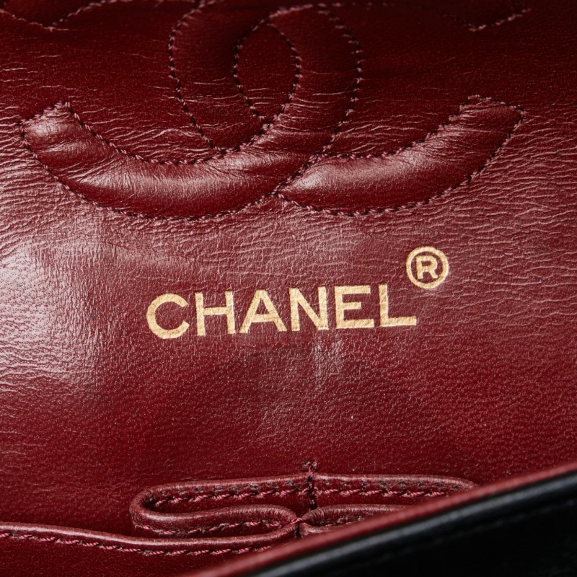 Chanel Matelasse Black Leather Shoulder Bag (Pre-Owned)
