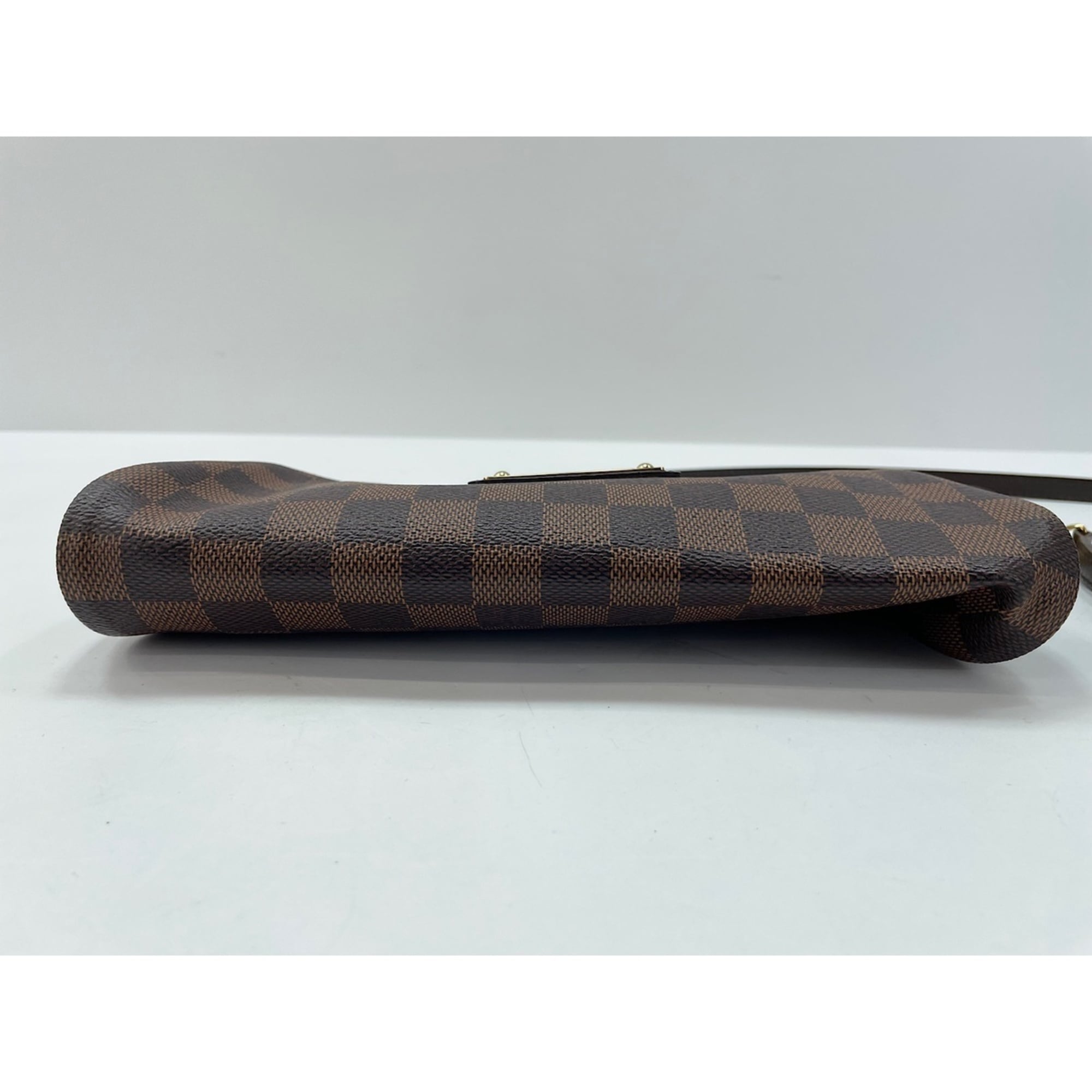 Louis Vuitton Brown Shoulder Bag (Pre-Owned)