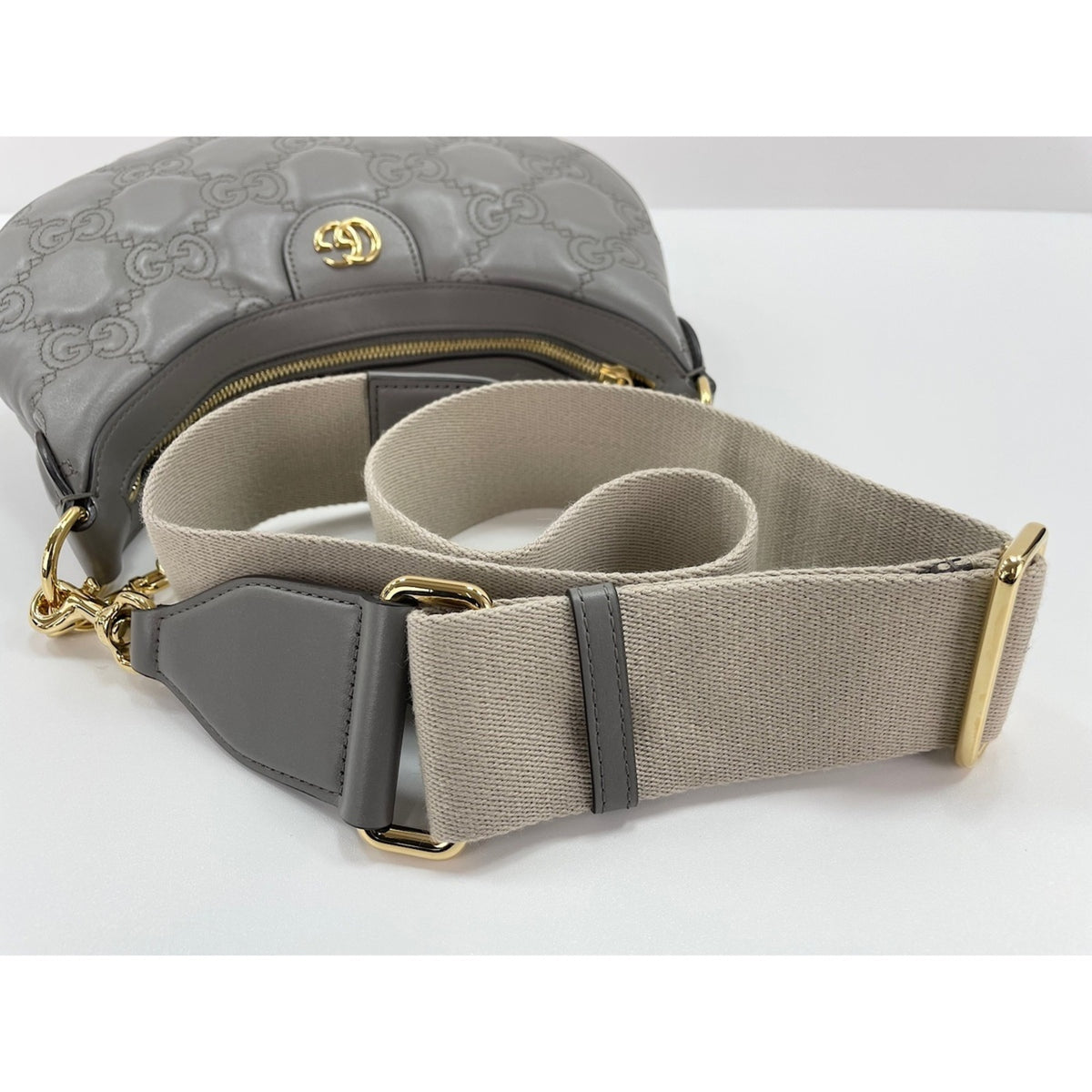 Gucci Gray Handbag (Pre-Owned)