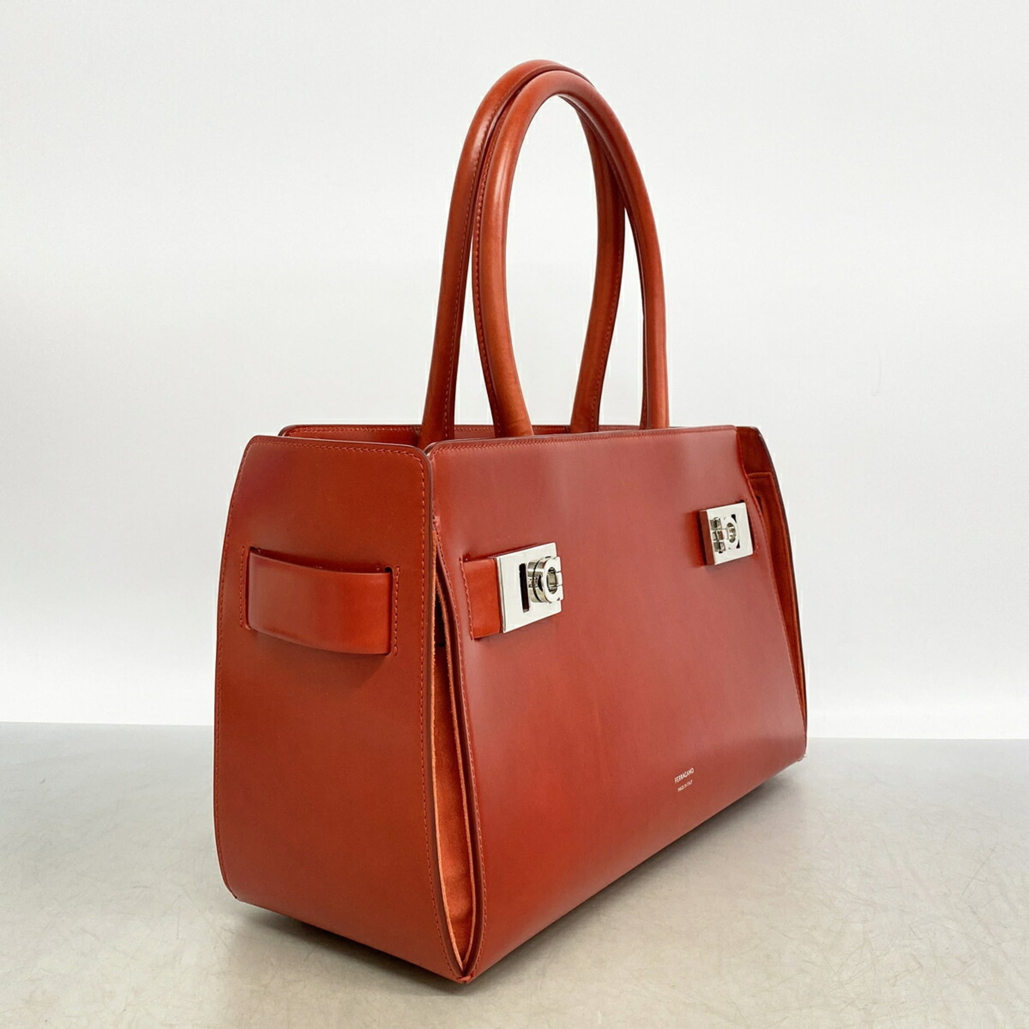 Salvatore Ferragamo Red Color Leather Handbag (Pre-Owned)