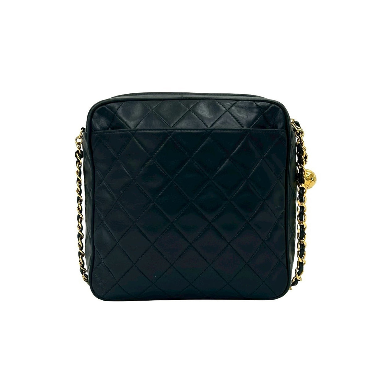 Chanel Matelasse Black Leather Shoulder Bag (Pre-Owned)
