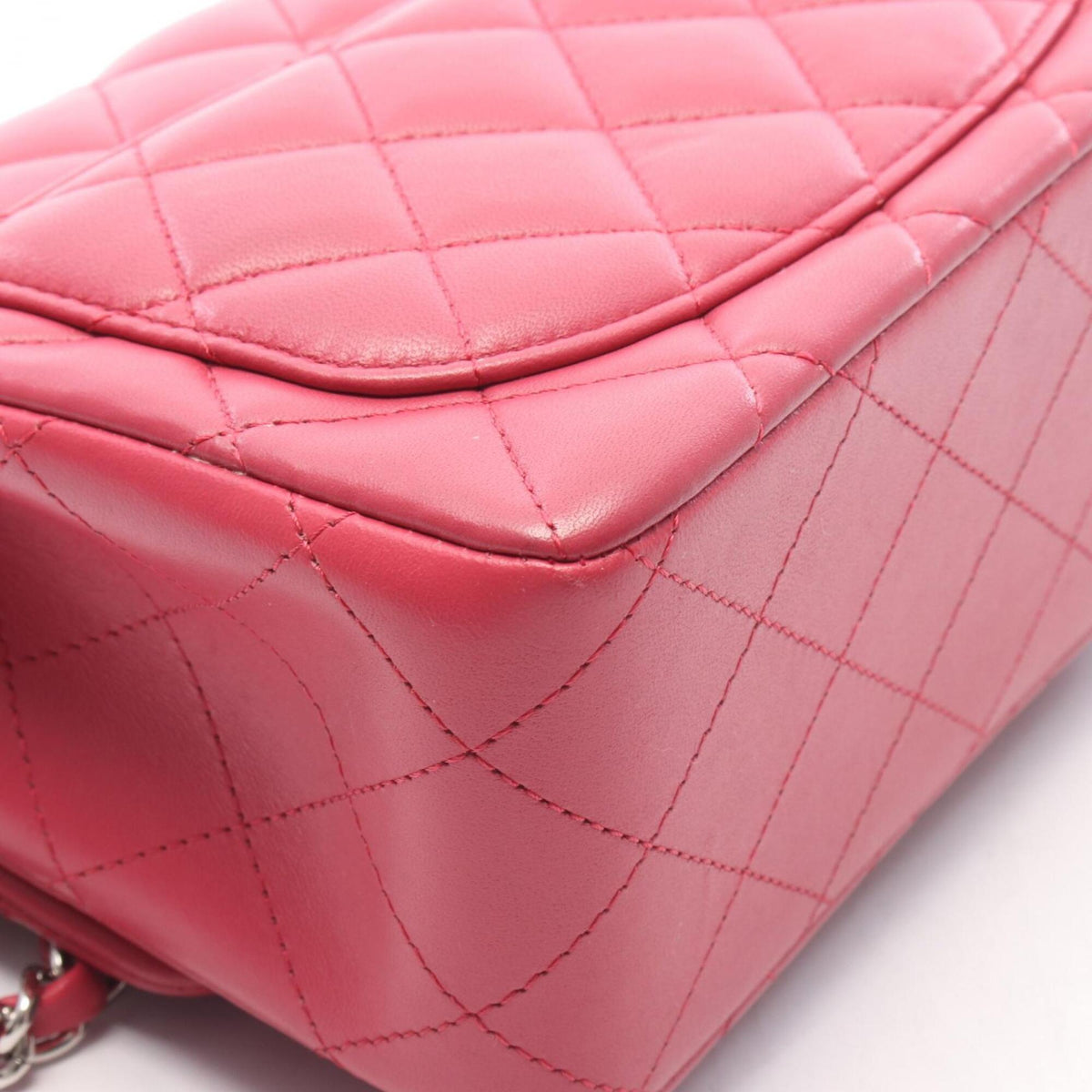 Chanel Pink Leather Handbag Shoulder Bag (Pre-Owned)