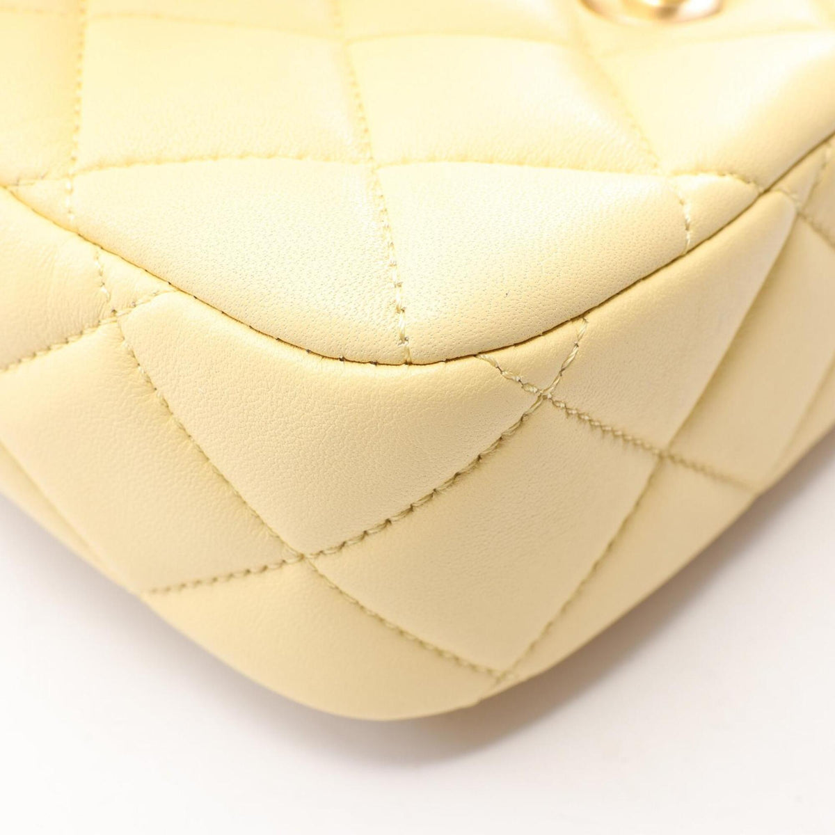 Chanel Yellow Leather Handbag Shoulder Bag (Pre-Owned)