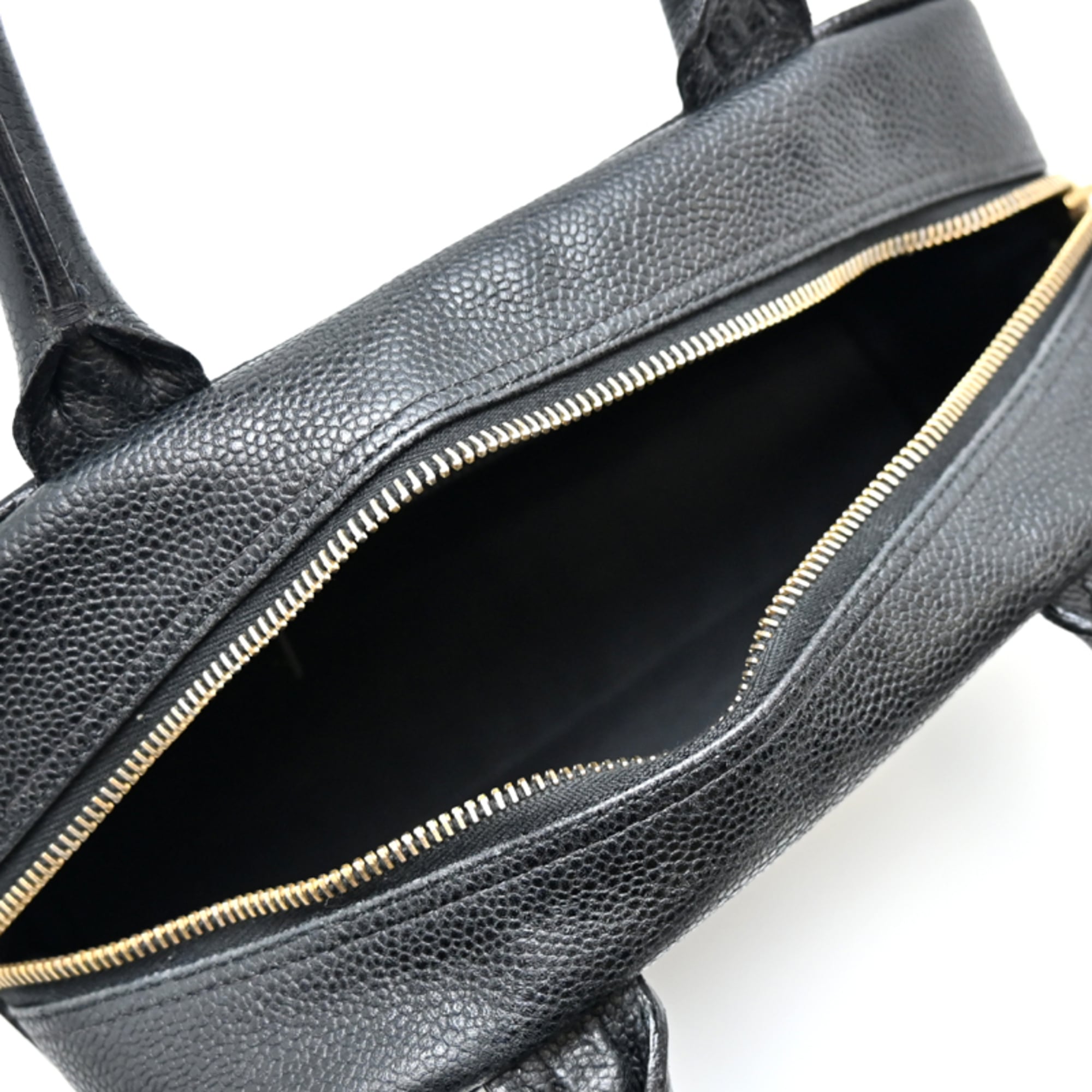 Chanel Black Grained Calfskin Handbag (Pre-Owned)