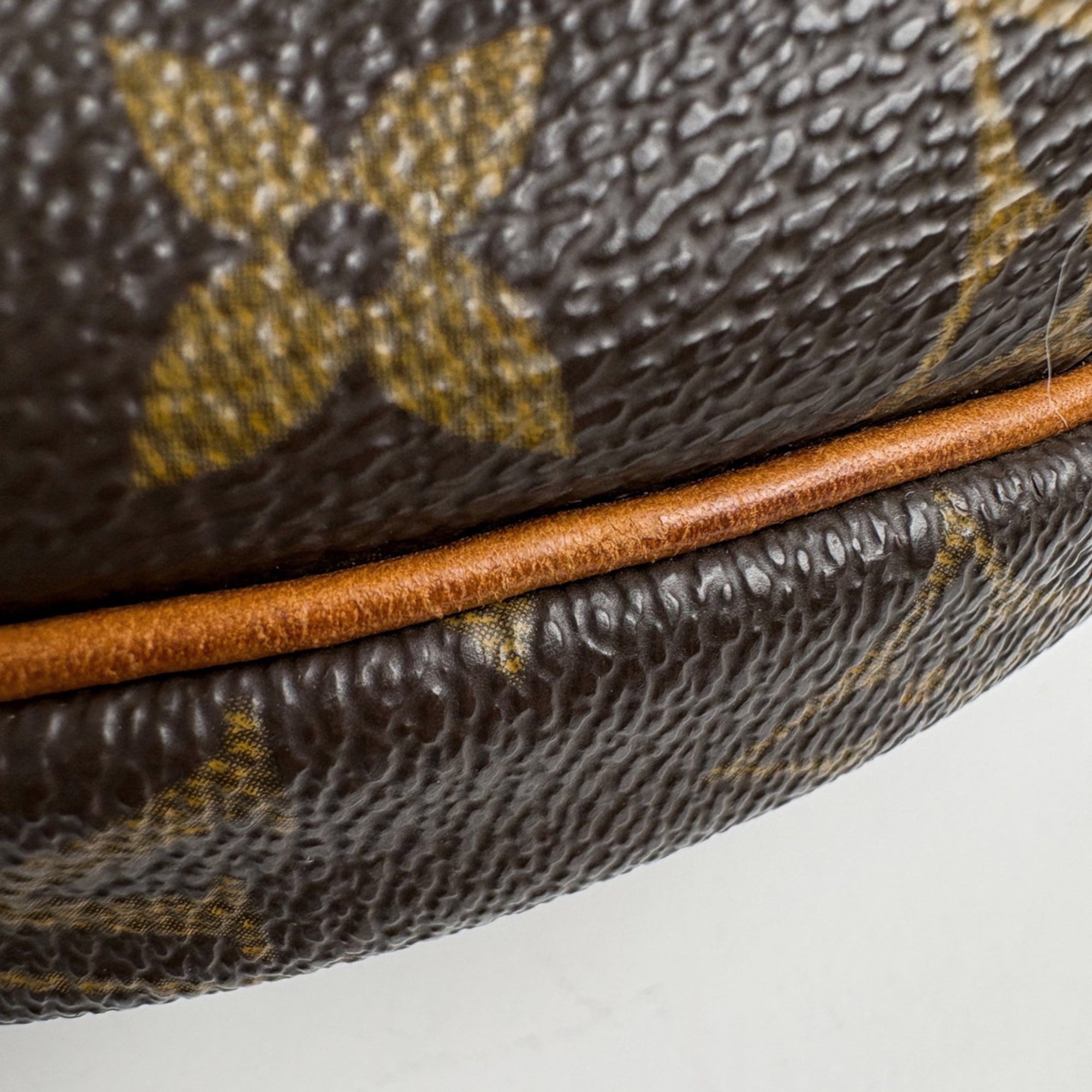 Louis Vuitton Monogram Brown Monogram Shoulder Bag (Pre-Owned)