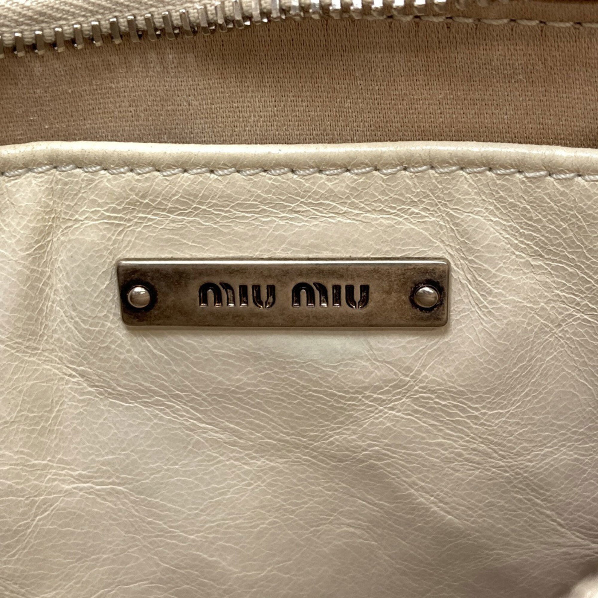 Miu Miu White Leather Pouch Shoulder Bag (Pre-Owned)