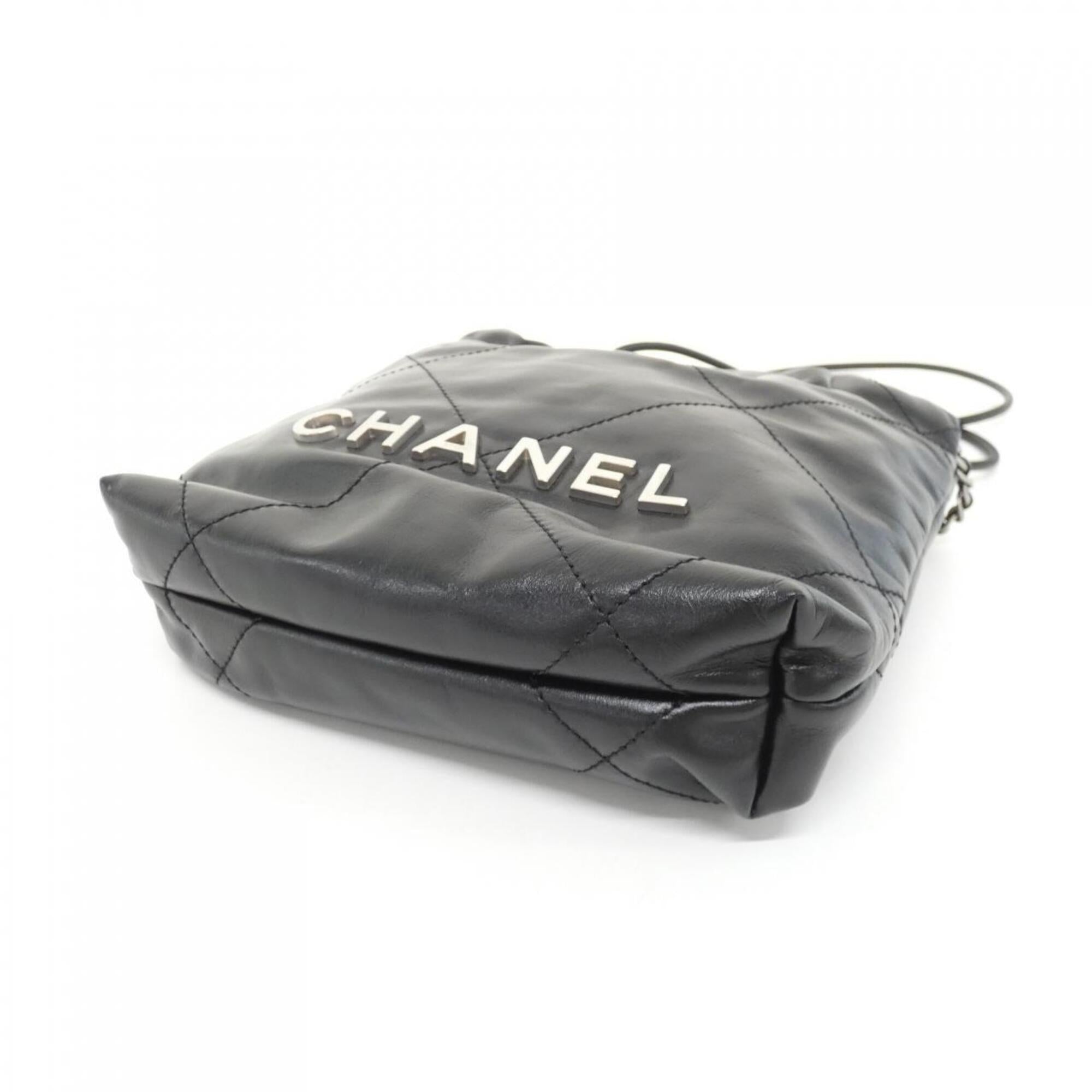 Chanel Black Leather Handbag (Pre-Owned)
