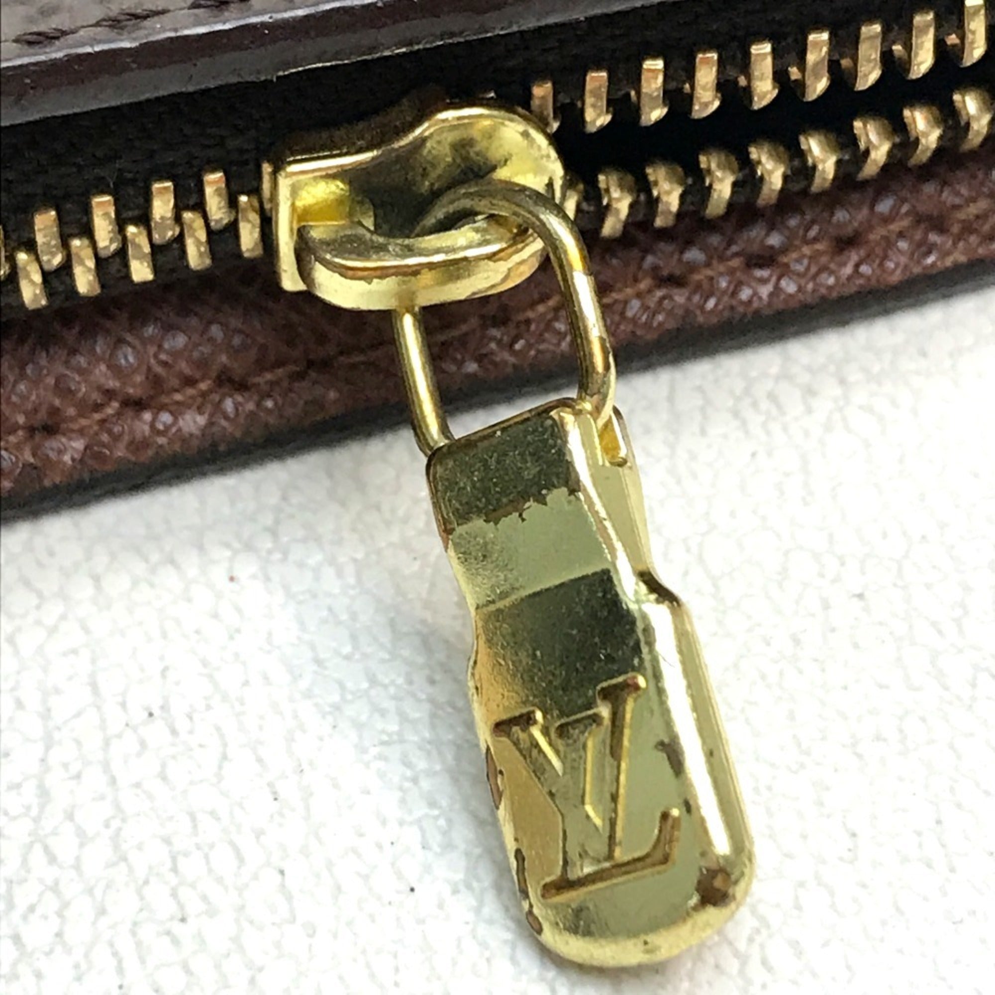 Louis Vuitton Brown Monogram Long Wallet (Bi-Fold) (Pre-Owned)