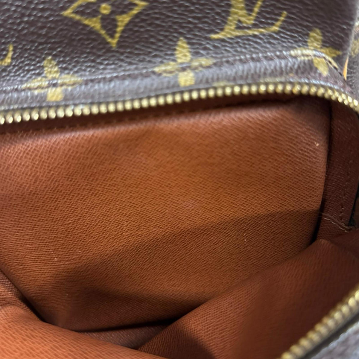 Louis Vuitton Brown Monogram Canvas Shoulder Bag (Pre-Owned)
