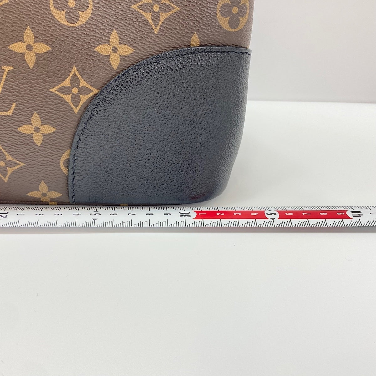 Louis Vuitton Brown Handbag (Pre-Owned)