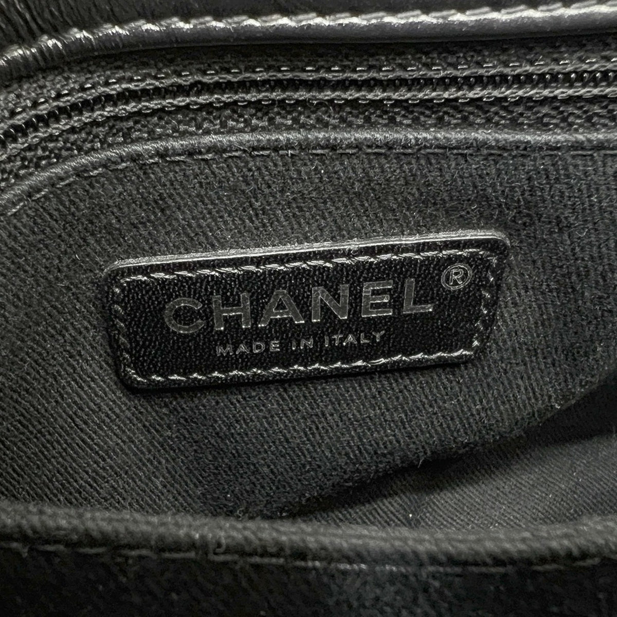 Chanel Metallic Gray Leather Handbag Shoulder Bag (Pre-Owned)