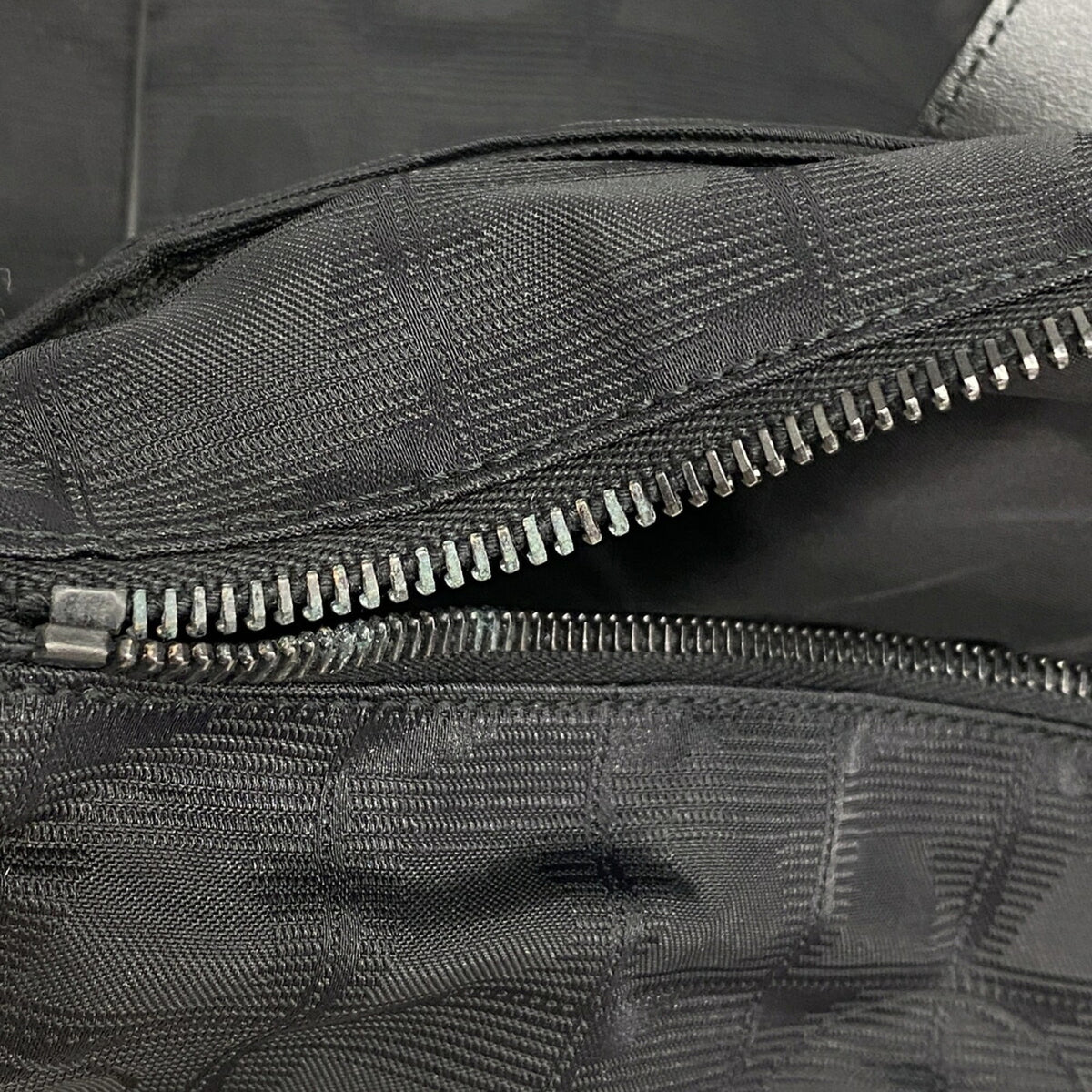 Chanel Black Nylon Tote Bag (Pre-Owned)