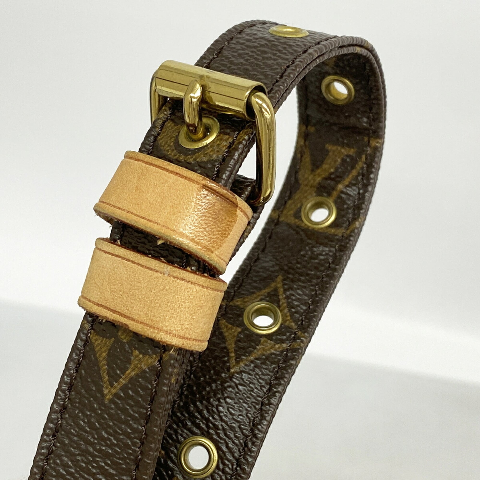 Louis Vuitton Brown Shoulder Bag (Pre-Owned)