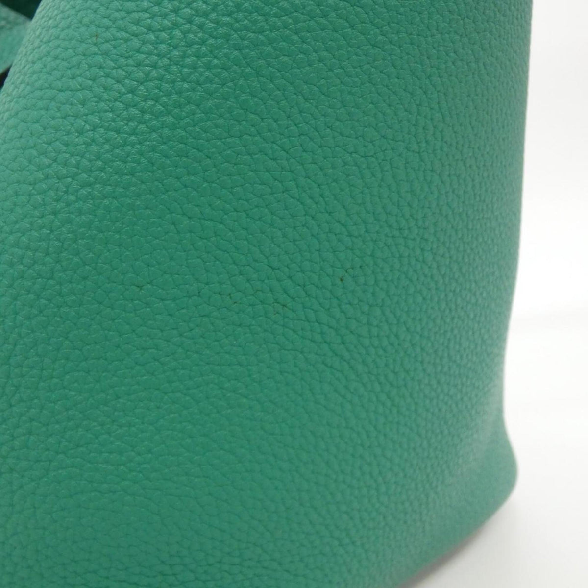 Hermes Green Handbag (Pre-Owned)