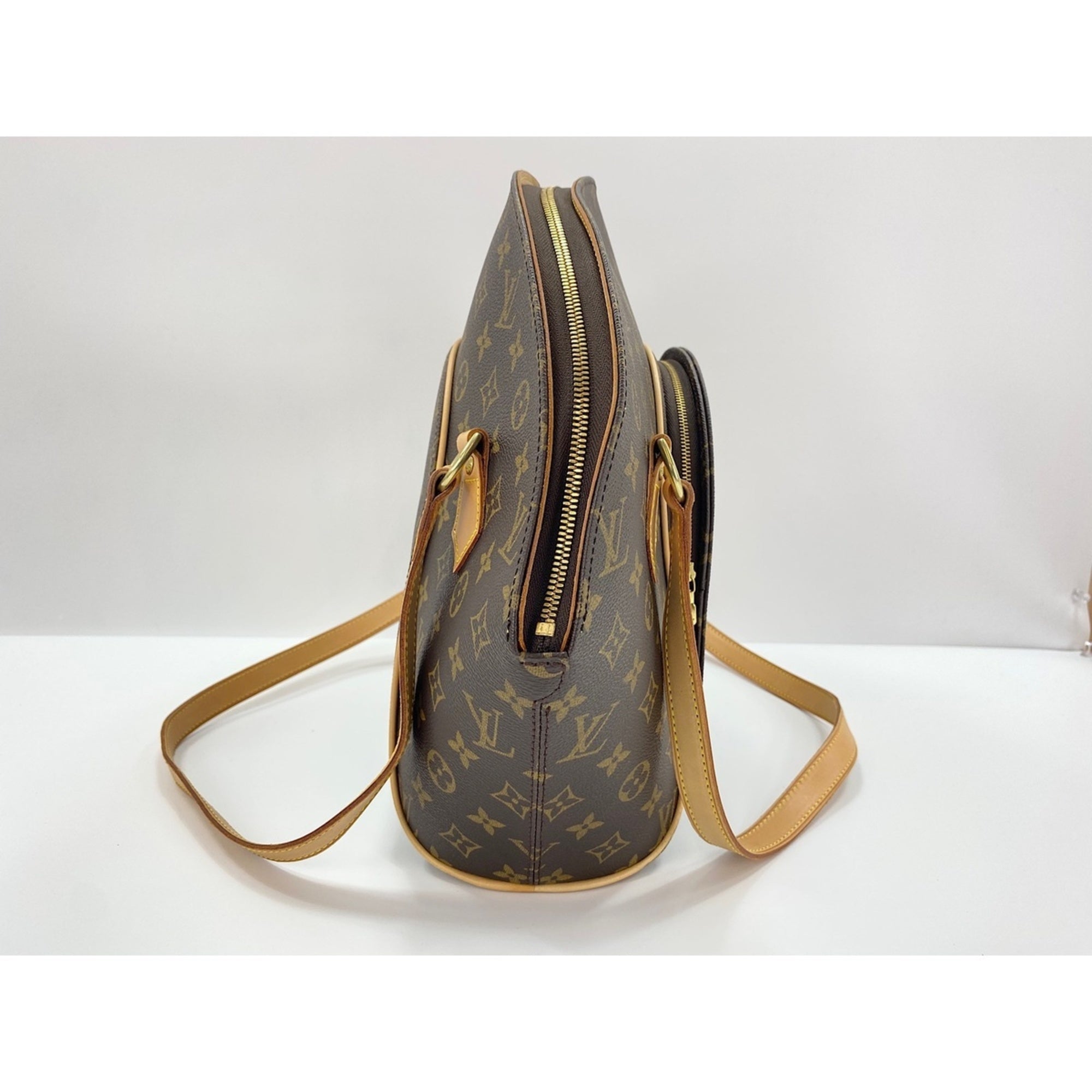 Louis Vuitton Brown Handbag (Pre-Owned)