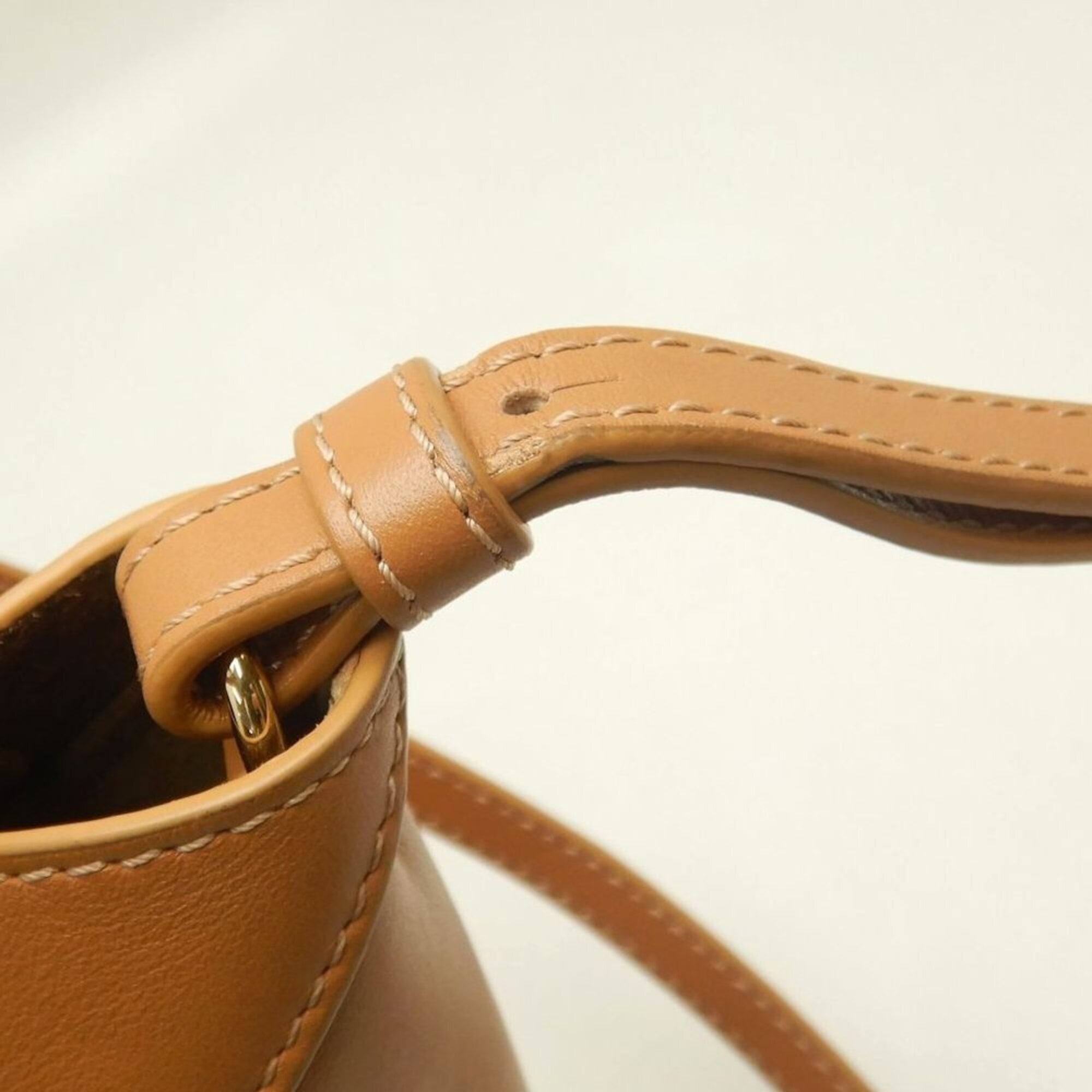 Loewe Gold Leather Tote Bag (Pre-Owned)