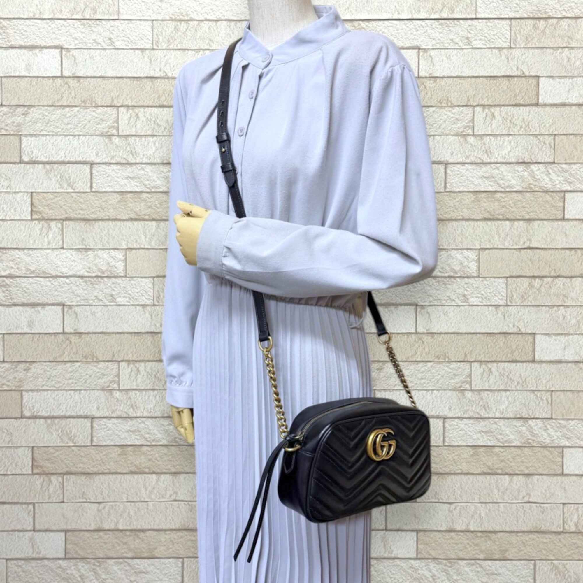 Gucci Gg Marmont Black Leather Handbag Shoulder Bag (Pre-Owned)