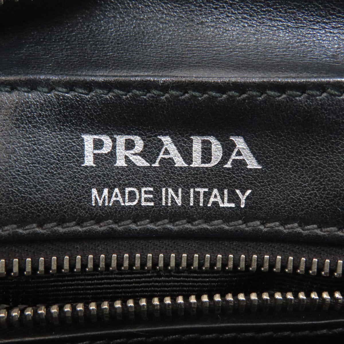 Prada Black Leather Shoulder Bag (Pre-Owned)