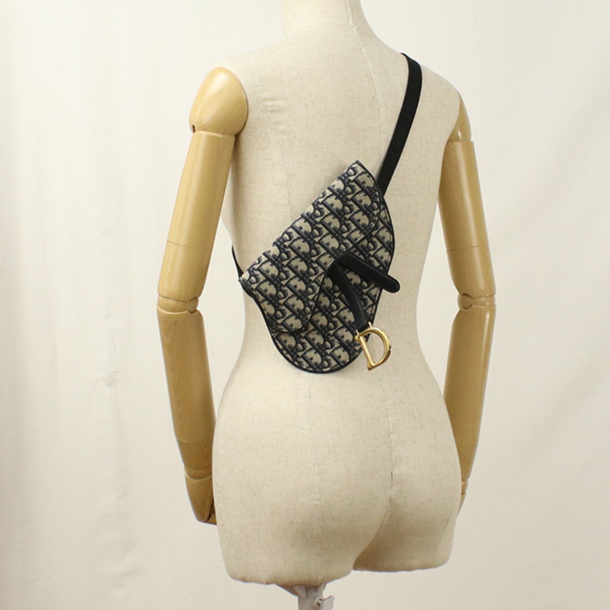 Christian Dior Navy Sling Bag (Pre-Owned)