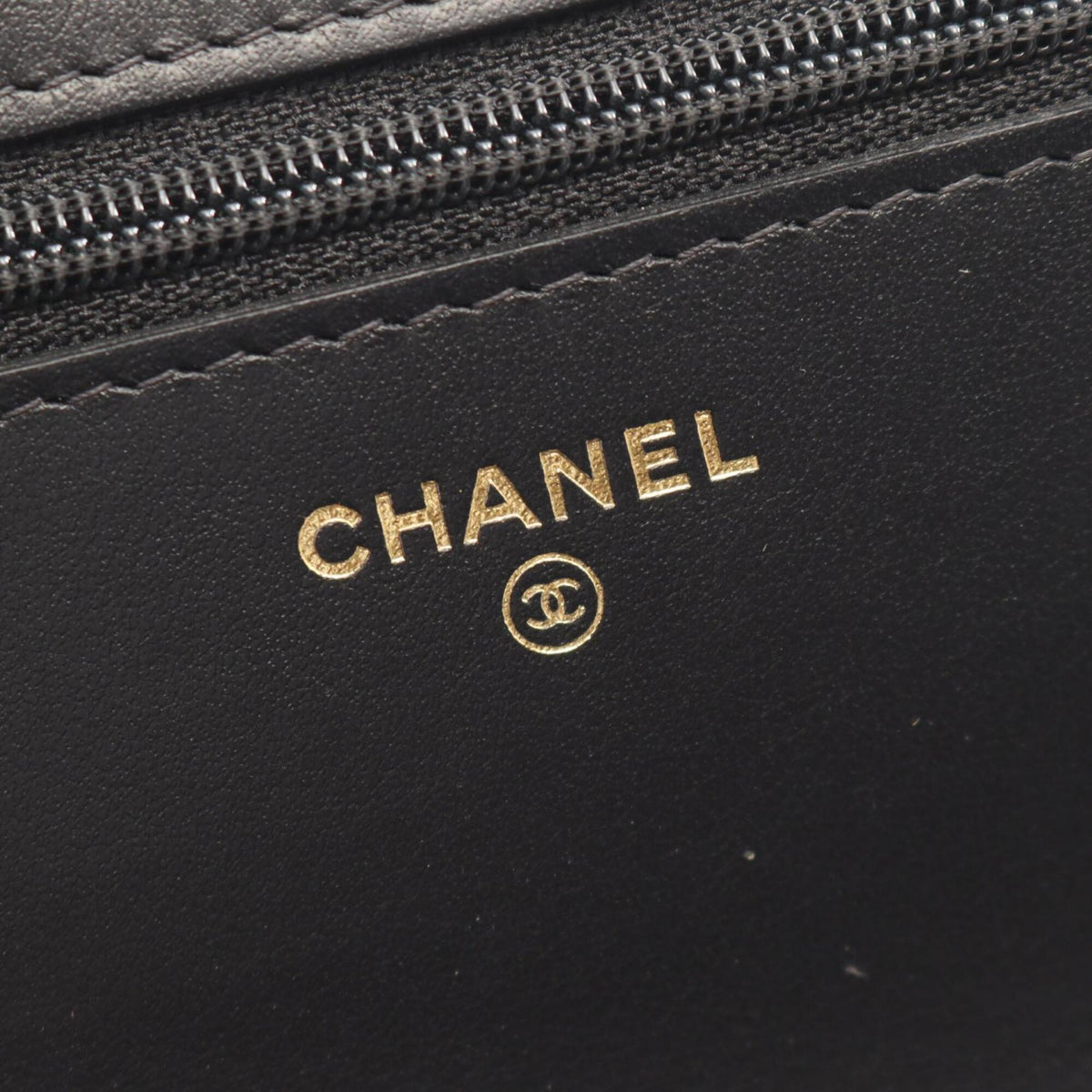 Chanel Black Leather Handbag Shoulder Bag (Pre-Owned)