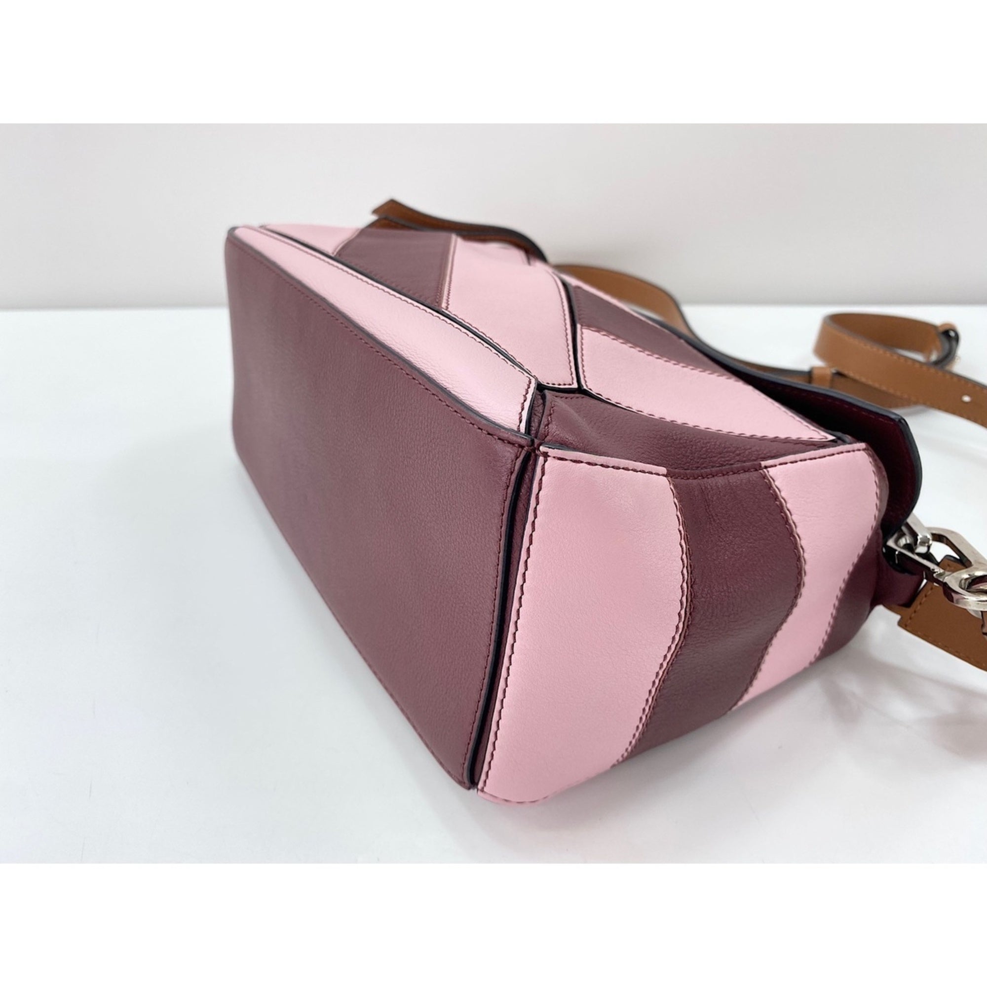 Loewe Pink Handbag (Pre-Owned)