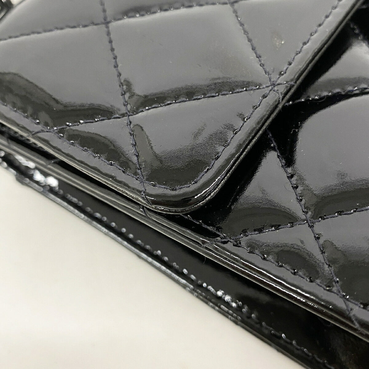 Chanel Black Patent Leather Shoulder Bag (Pre-Owned)