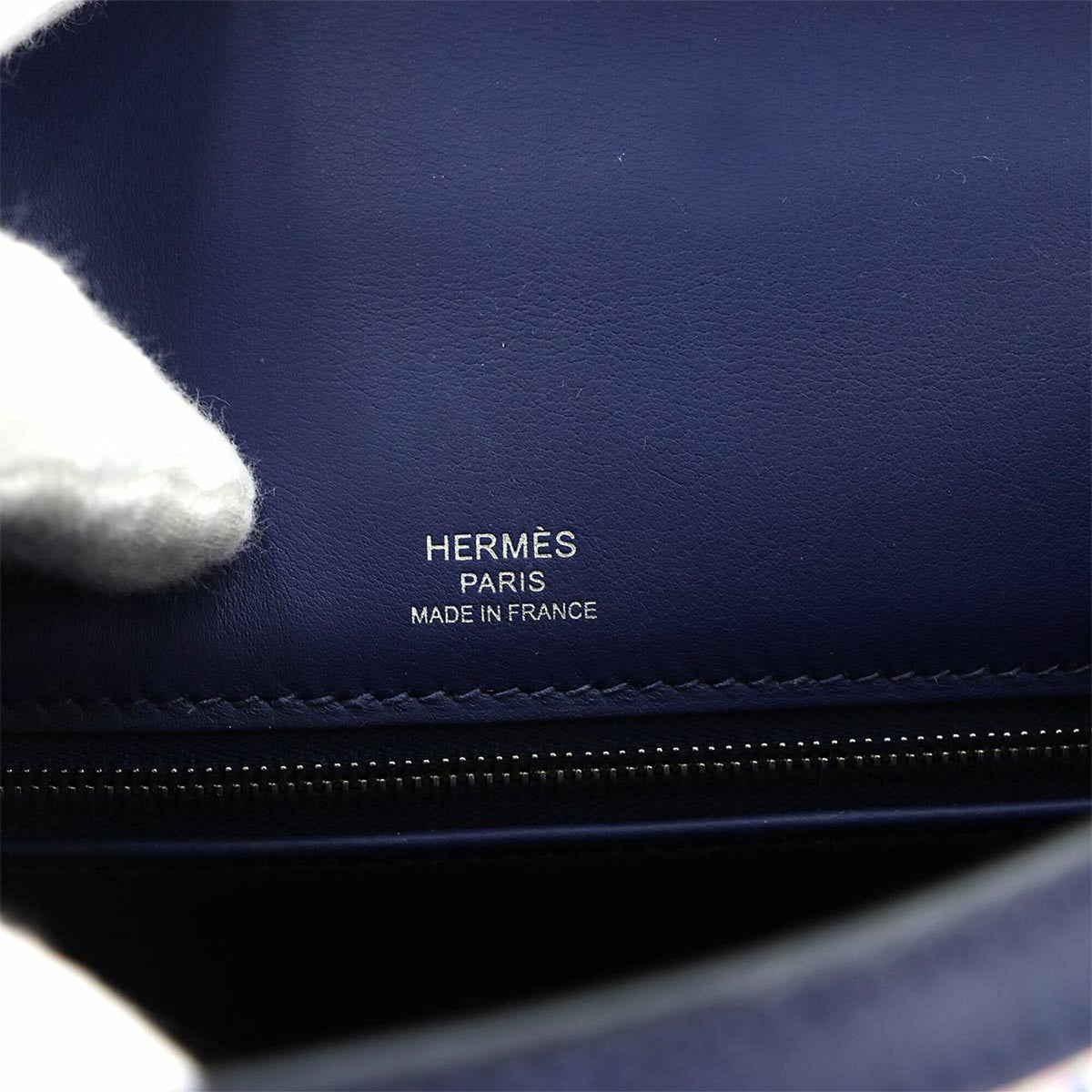 Hermes Bleu Saphir Ecru Swift Leather Handbag (Pre-Owned)