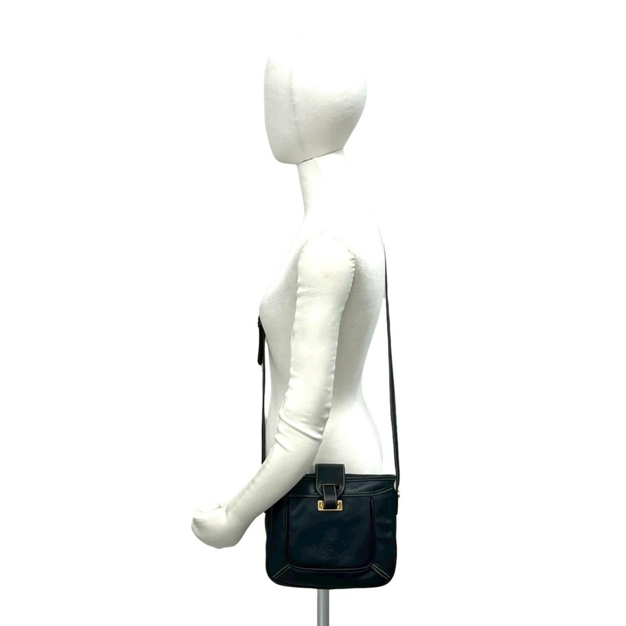 Loewe Black Leather Shoulder Bag Tote Bag (Pre-Owned)