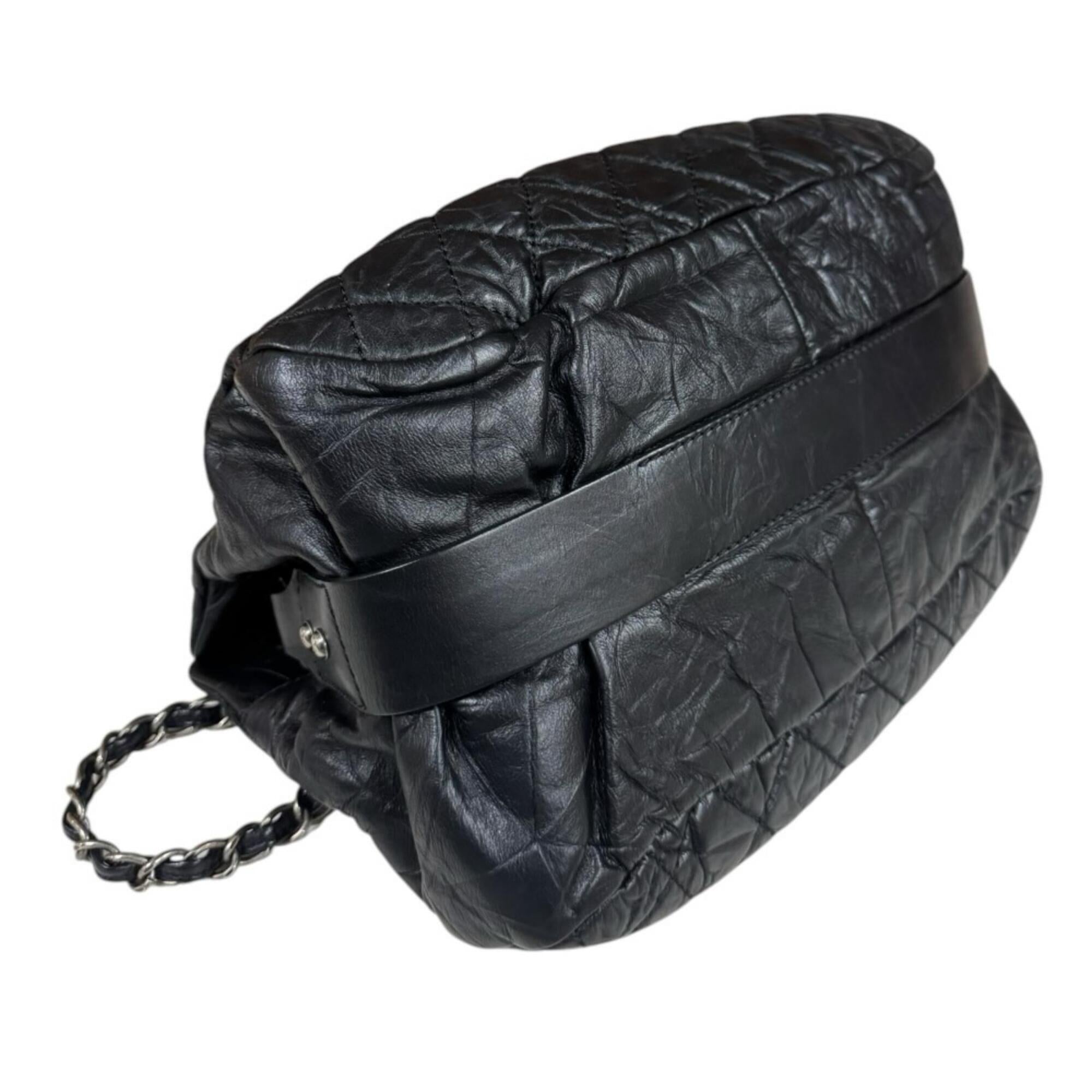 Chanel Matelasse Black Leather Shoulder Bag (Pre-Owned)