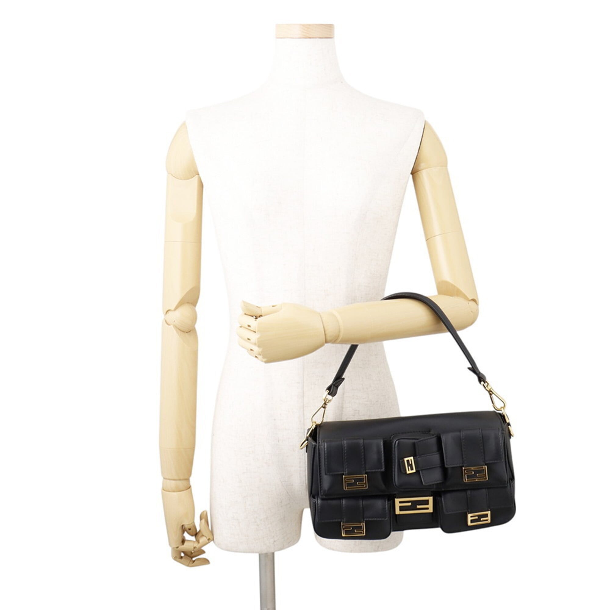 Fendi Baguette Black Leather Handbag Shoulder Bag (Pre-Owned)