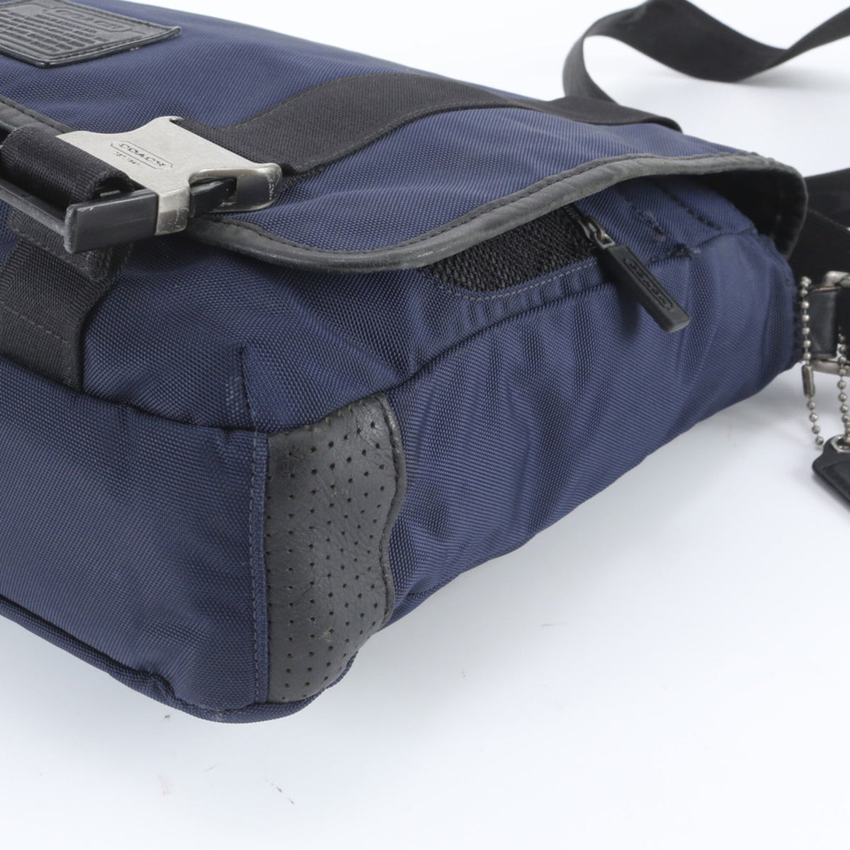 Coach Black Navy Leather Nylon Messenger Bag Shoulder Bag (Pre-Owned)