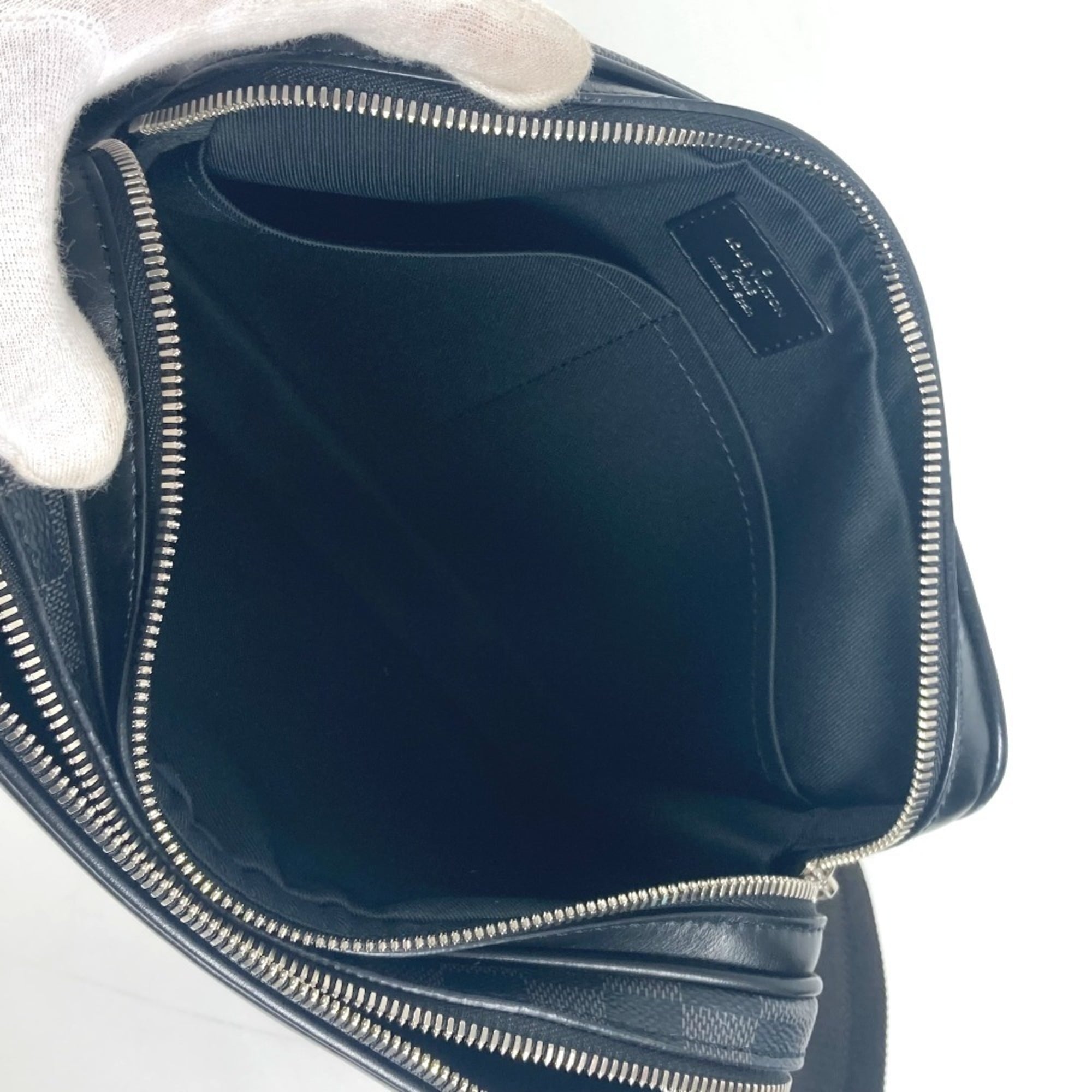 Louis Vuitton Damier Graphite Black Damier Graphite Shoulder Bag (Pre-Owned)
