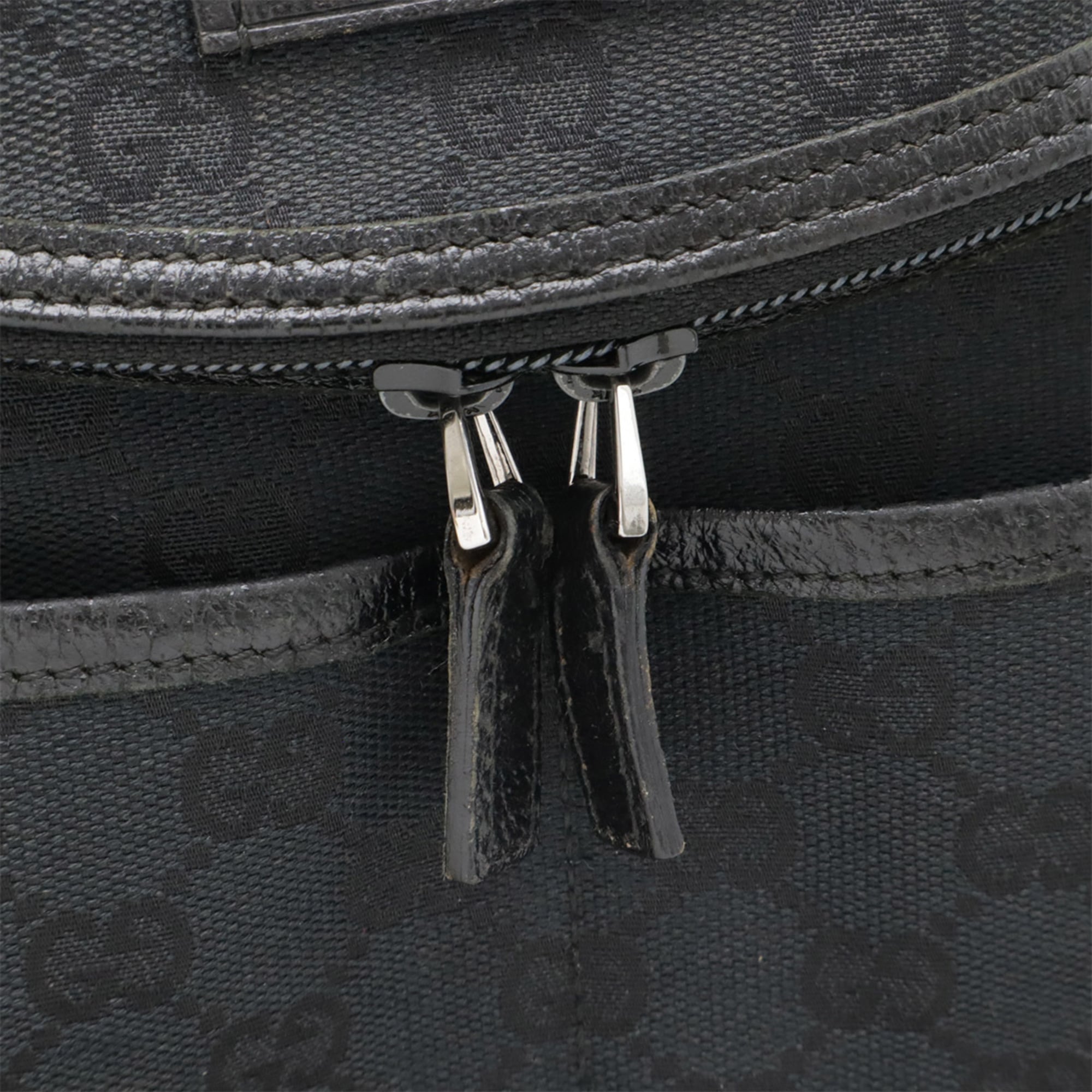 Gucci Black Gg Canvas Leather Shoulder Bag (Pre-Owned)