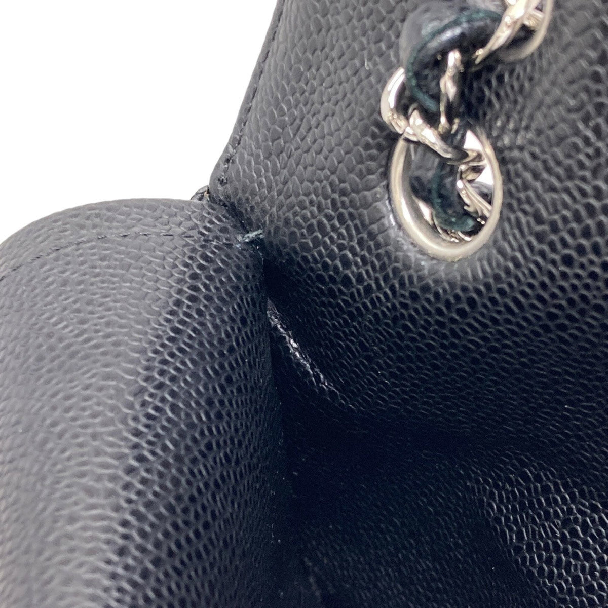 Chanel Matelasse Black Leather Shoulder Bag (Pre-Owned)