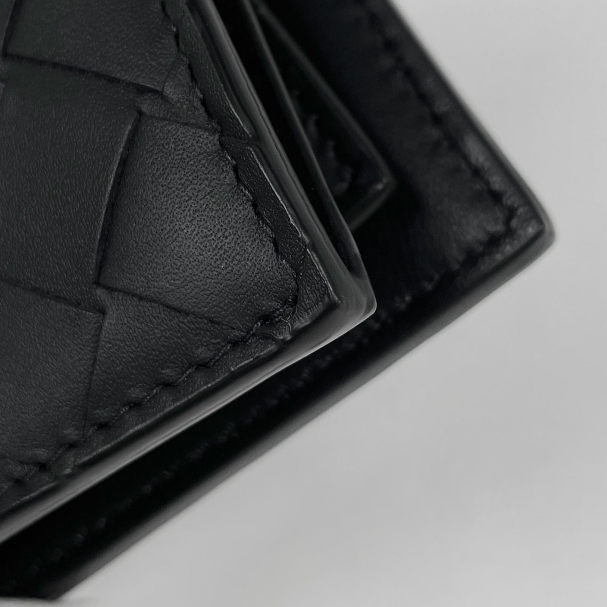 Bottega Veneta Black Intrecciato Leather Wallet (Bi-Fold) (Pre-Owned)