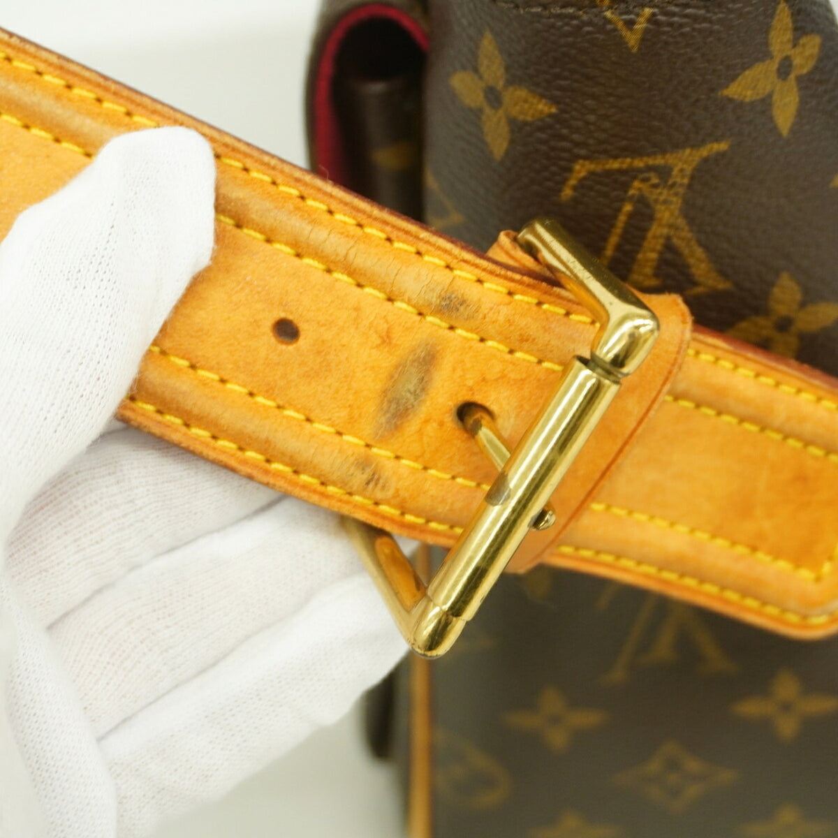 Louis Vuitton Brown Shoulder Bag (Pre-Owned)