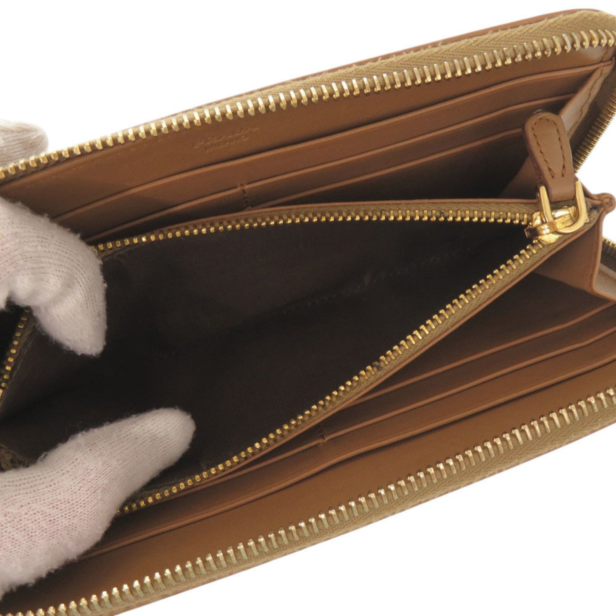 Prada Brown Camel Leather Long Wallet (Bi-Fold) (Pre-Owned)