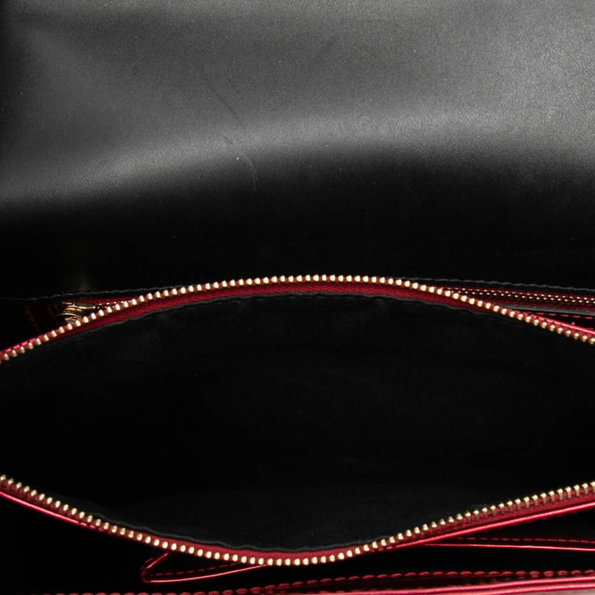 Bvlgari Red Color Leather Shoulder Bag (Pre-Owned)