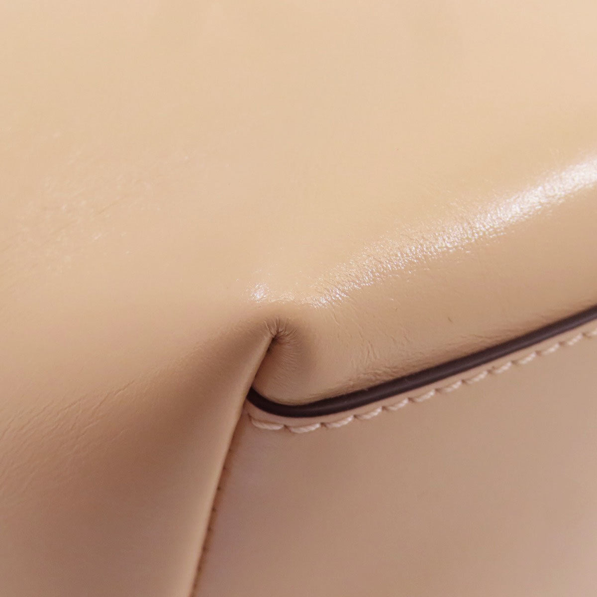 Versace Pink Leather Shoulder Bag (Pre-Owned)