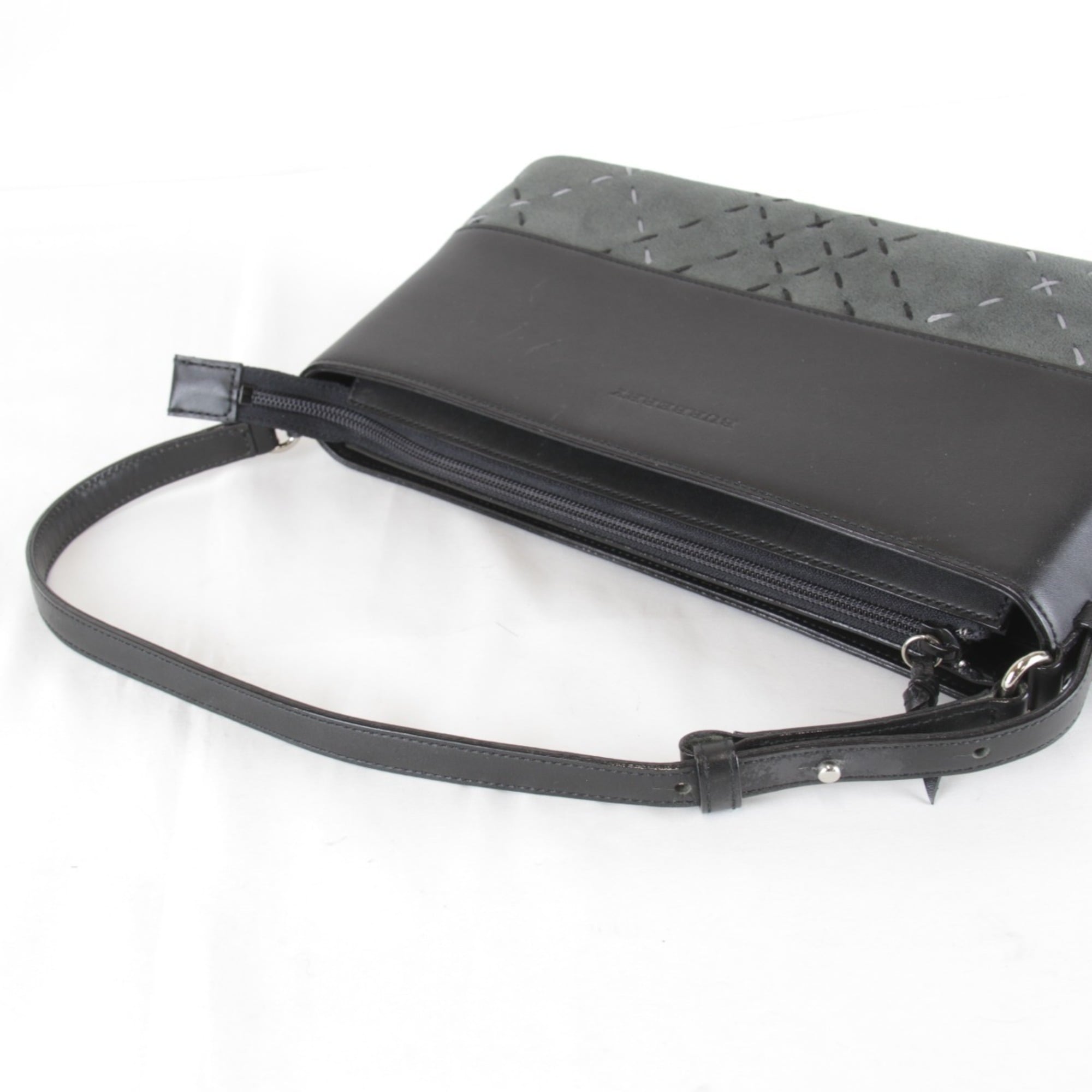 Burberry Black Gray Leather Suede Shoulder Bag (Pre-Owned)